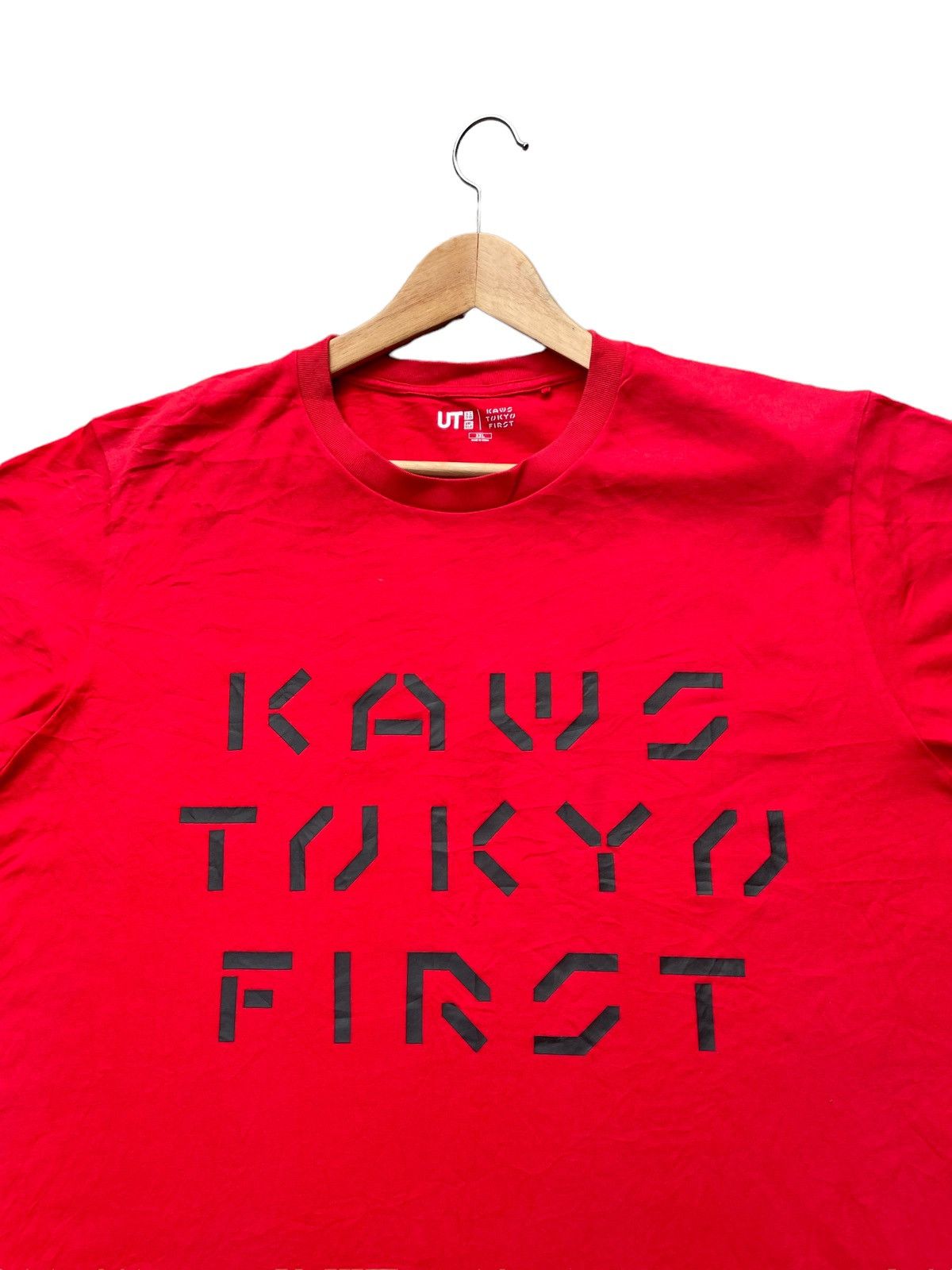 Kaws × Uniqlo Kaws Tokyo First x Uniqlo Tshirt Size US XL / EU 56 / 4 - 3 Thumbnail