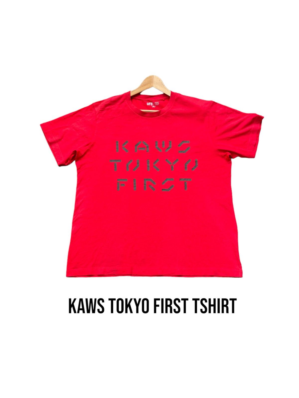 Kaws × Uniqlo Kaws Tokyo First x Uniqlo Tshirt Size US XL / EU 56 / 4 - 1 Thumbnail
