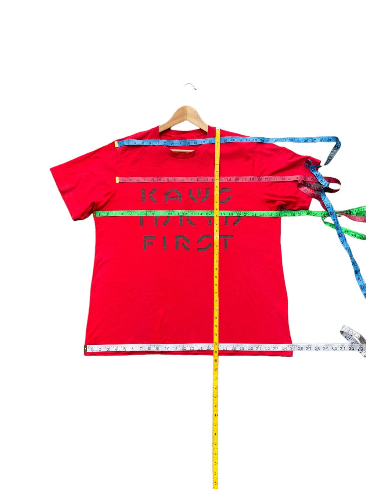 Kaws × Uniqlo Kaws Tokyo First x Uniqlo Tshirt Size US XL / EU 56 / 4 - 9 Thumbnail