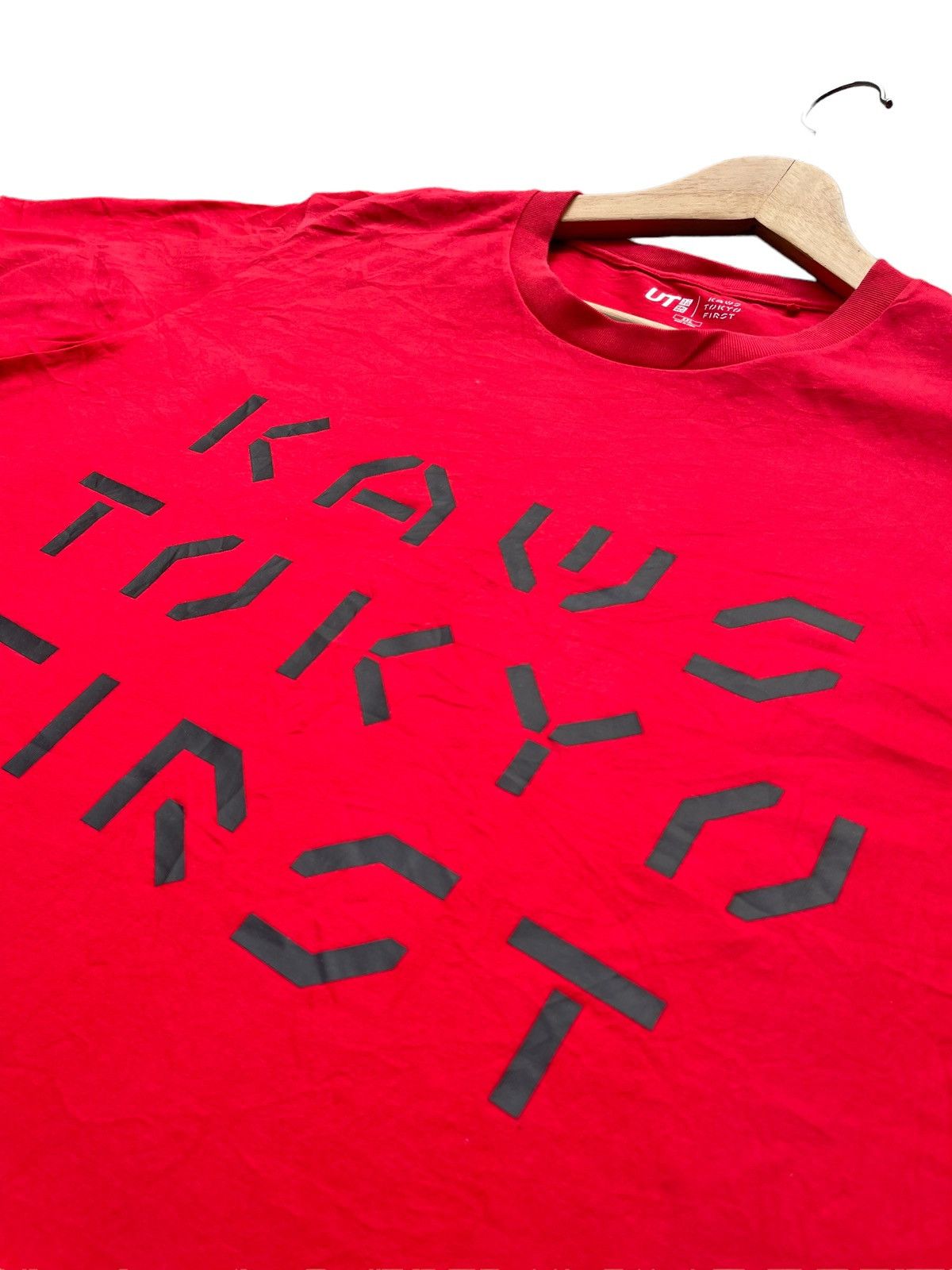 Kaws × Uniqlo Kaws Tokyo First x Uniqlo Tshirt Size US XL / EU 56 / 4 - 4 Thumbnail
