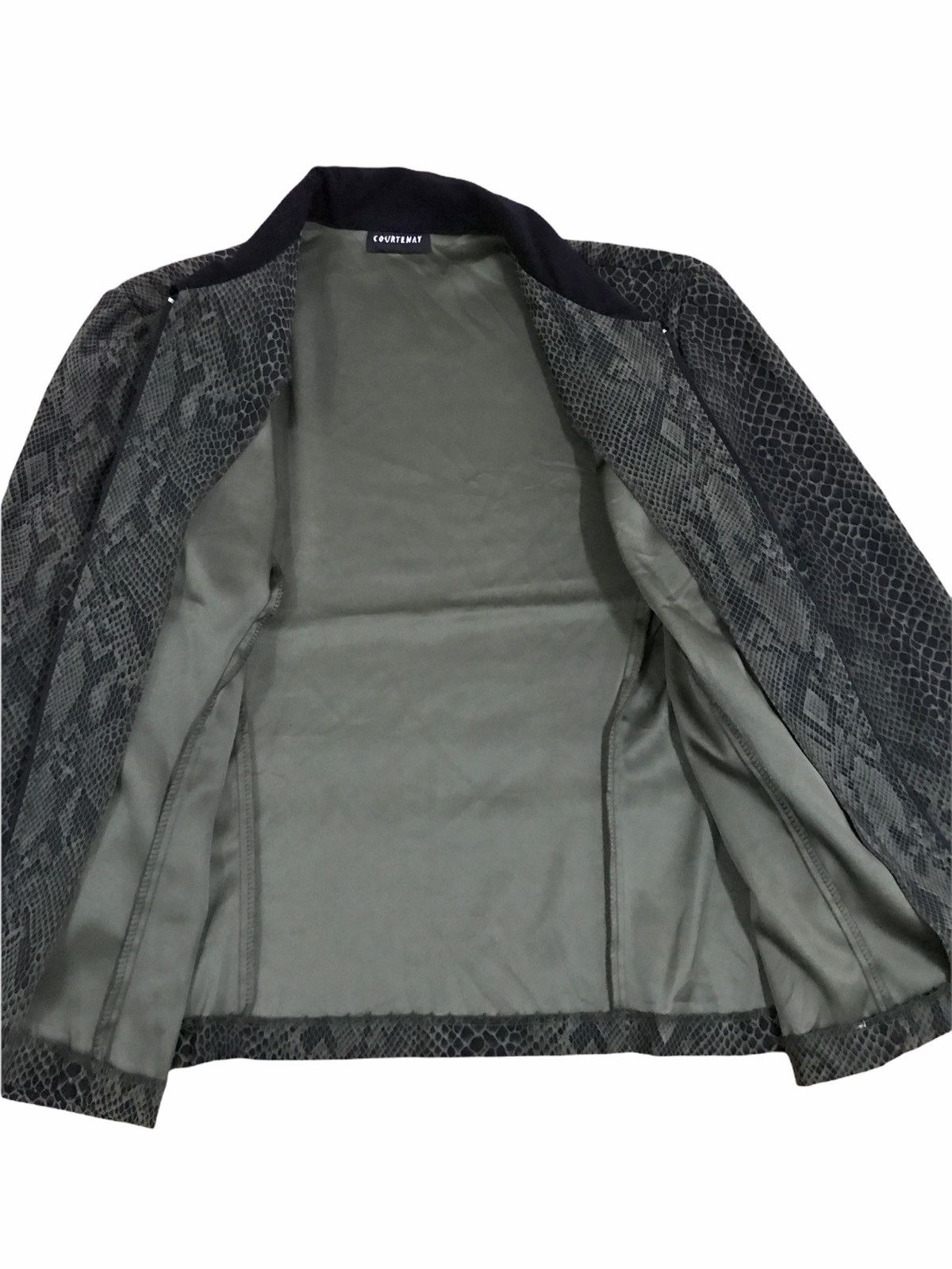 Japanese Brand Japanese Brand Courtenay Snake Print Zipper Jacket Size US S / EU 44-46 / 1 - 4 Thumbnail
