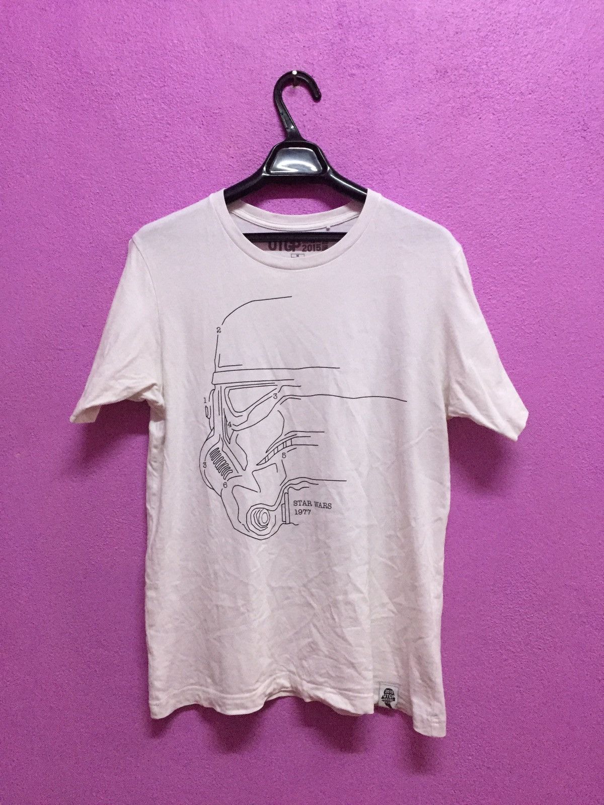 Uniqlo Dark Vader Star Wars 1977 Tee Size M Size US M / EU 48-50 / 2 - 1 Thumbnail