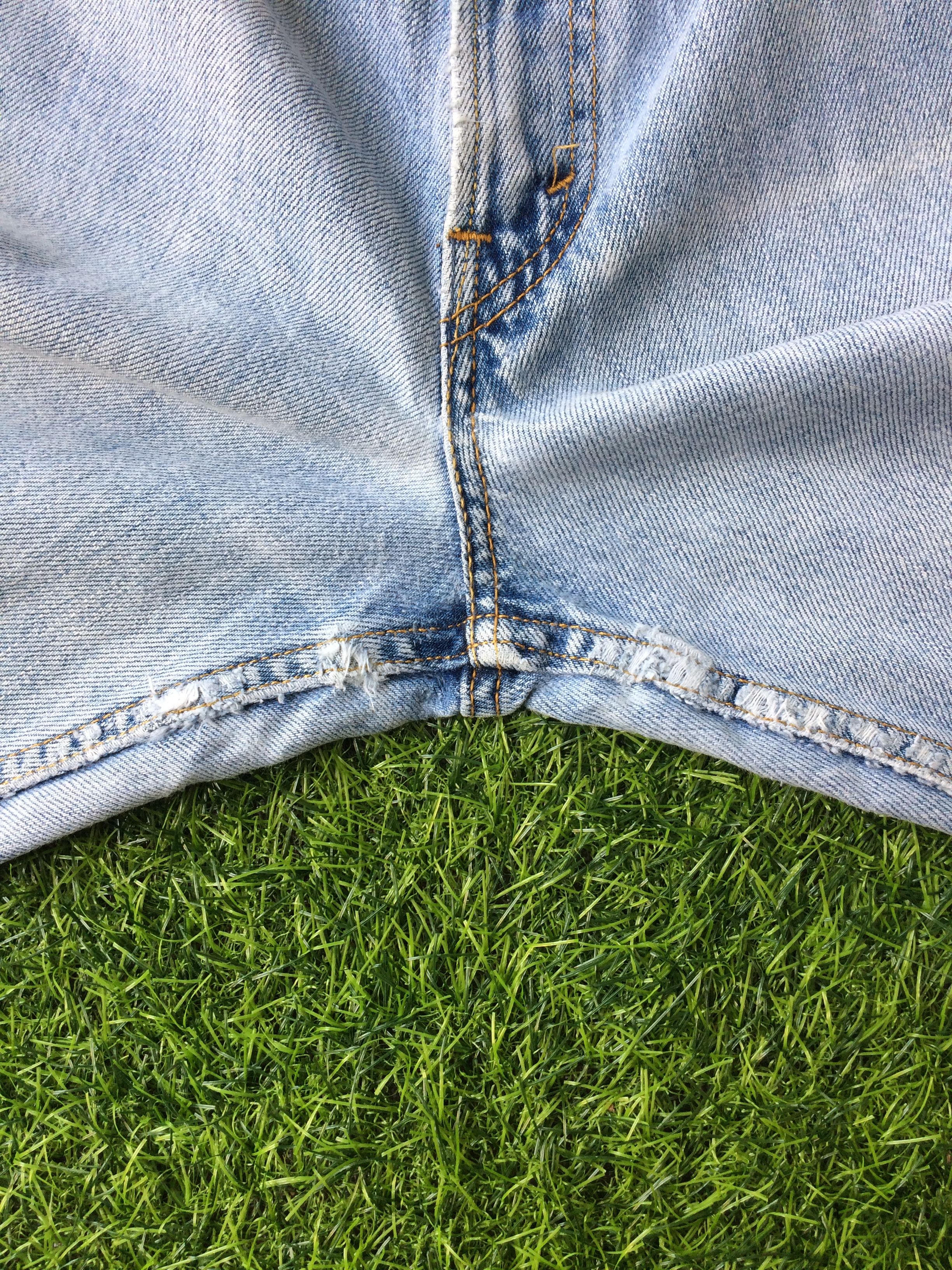 Levi's Vintage Levi's 550 Light Wash Jeans #B-235 Size US 33 - 4 Thumbnail