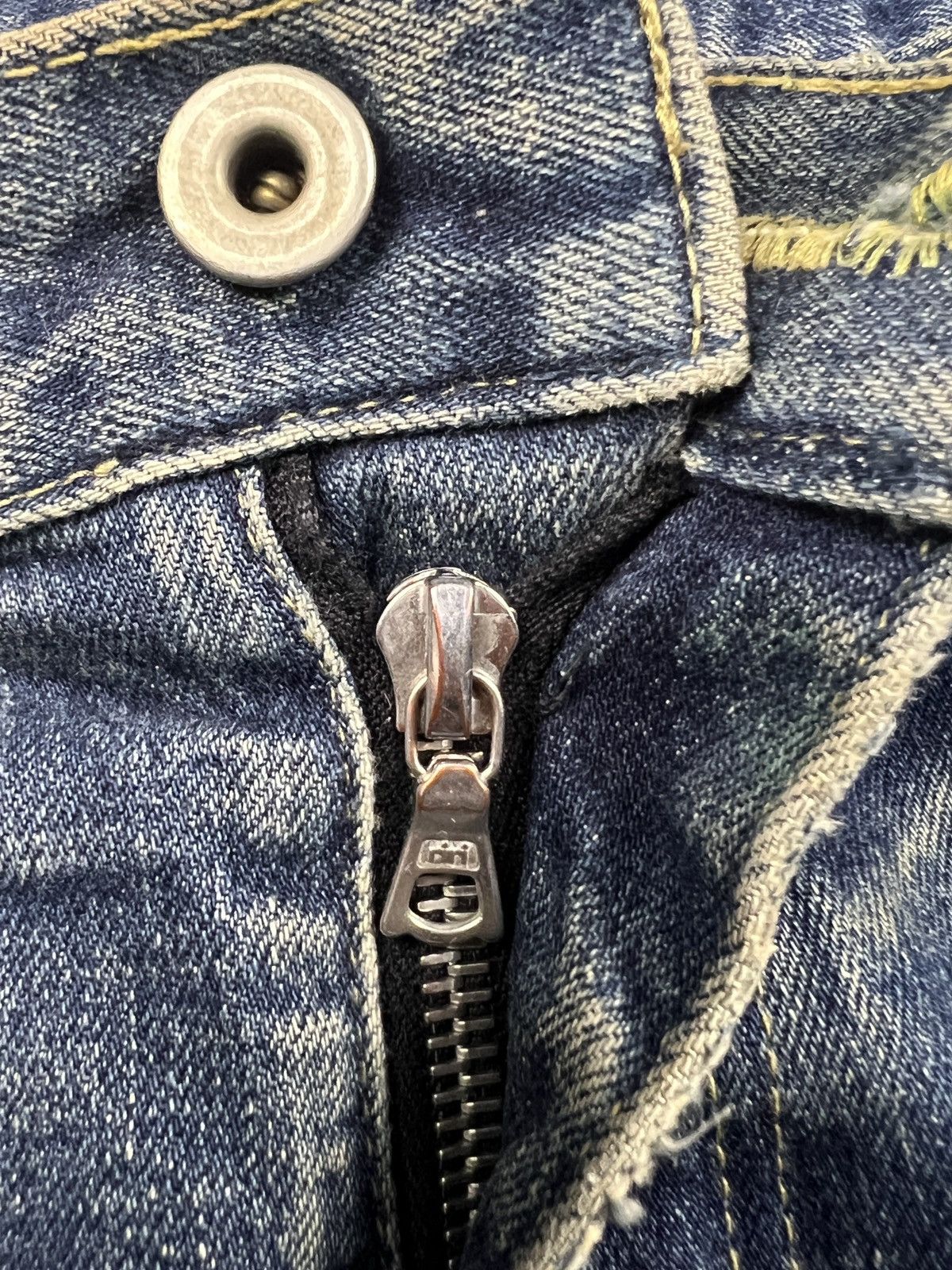 Isamu Katayama Backlash Isamu Katayama Backlash Horse Leather Patch Distressed Denim Size US 33 - 14 Thumbnail