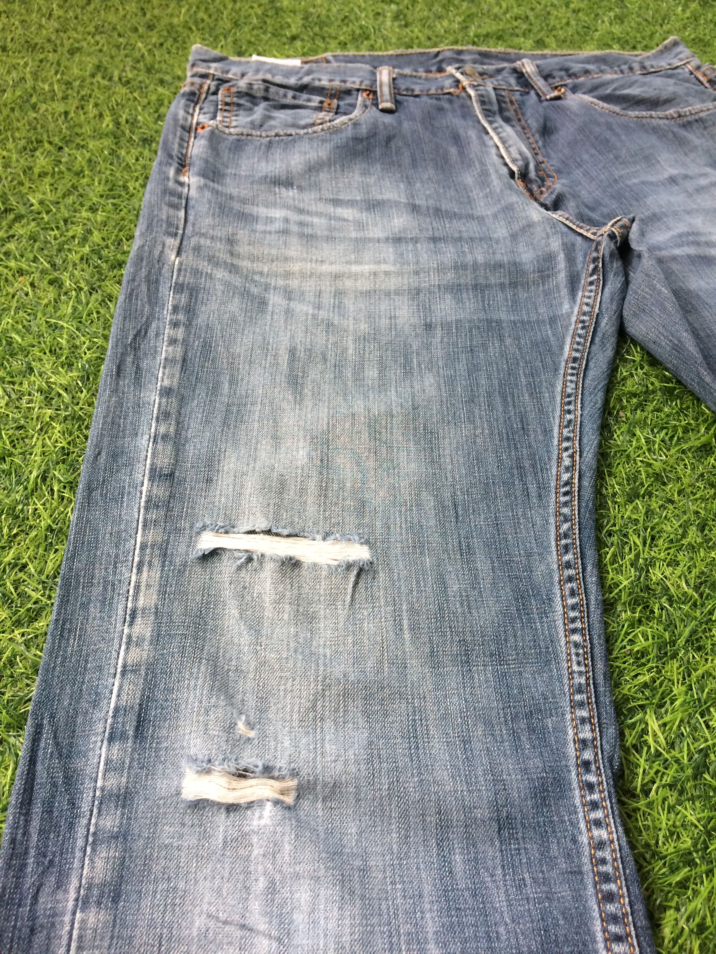 Levi's × Vintage Levi's 527 Ripped Bootcut Jeans #B-562 Size US 33 - 5 Thumbnail