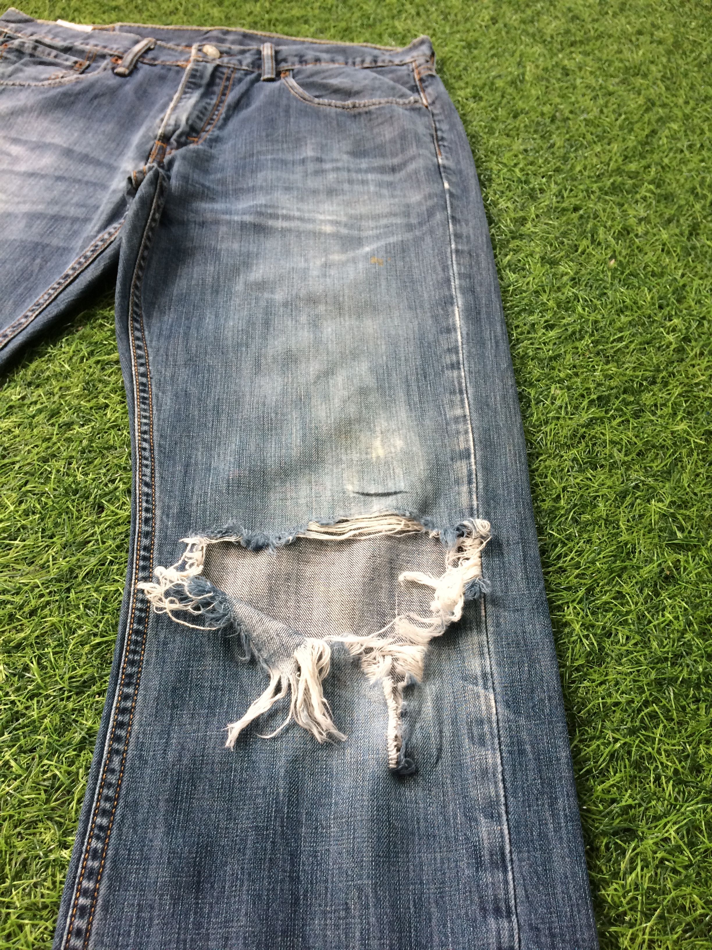 Levi's × Vintage Levi's 527 Ripped Bootcut Jeans #B-562 Size US 33 - 6 Thumbnail