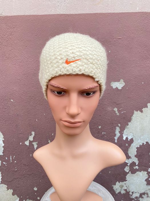 Nike Vintage Nike Knitted Middle Logo Beanie Hat | Grailed