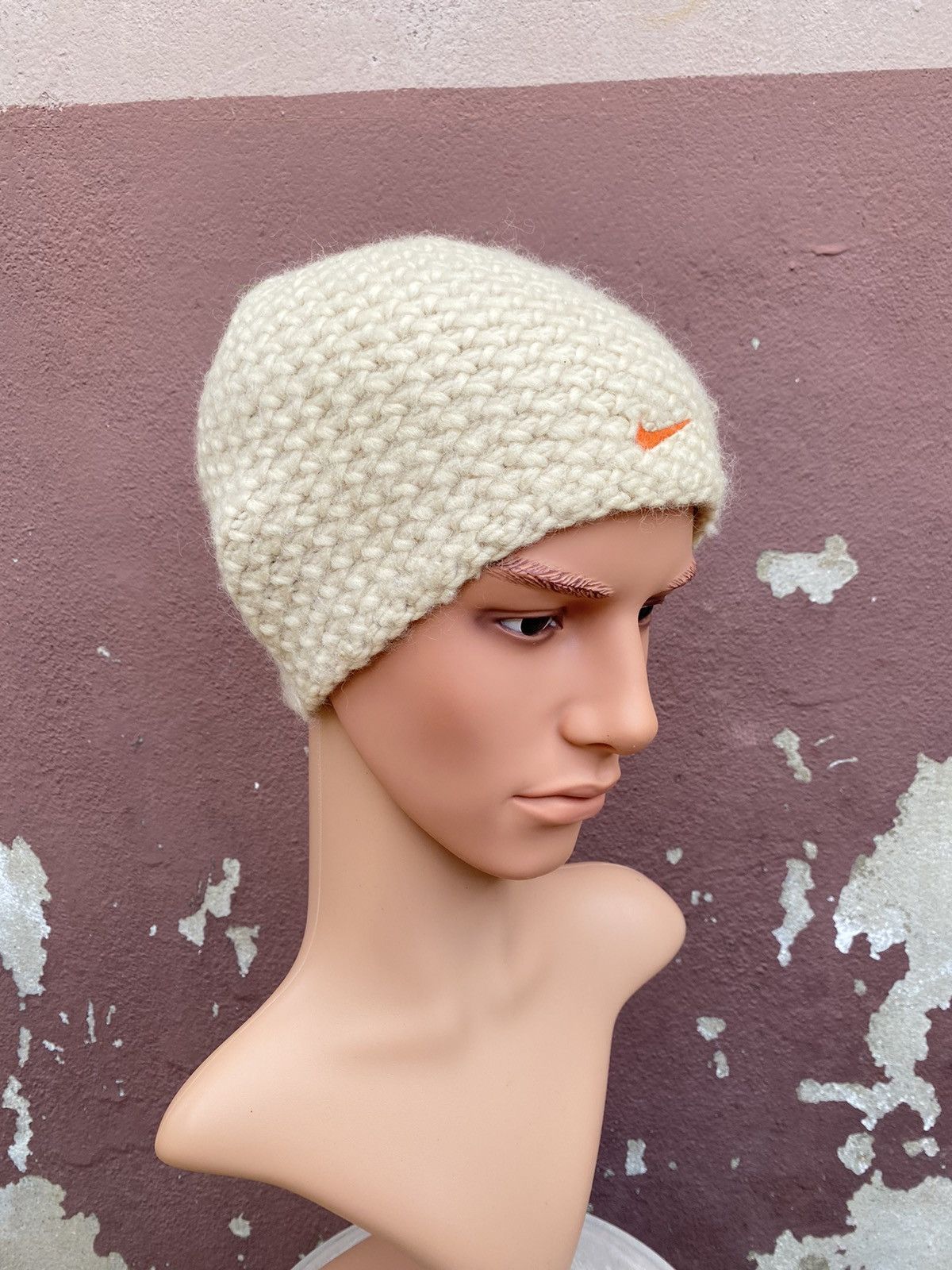 Vintage Vintage Nike Knitted Middle Logo Beanie Hat Size ONE SIZE - 3 Thumbnail