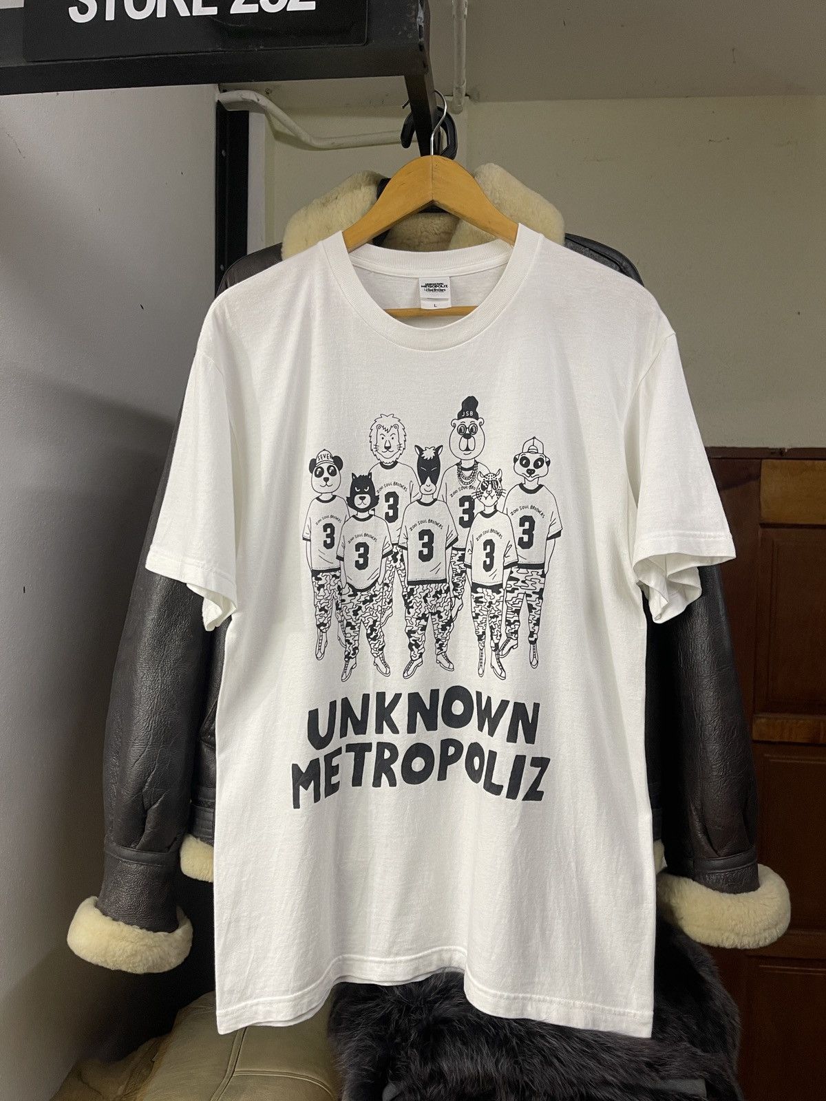Vintage Metropoliz 3J Soul Brother White Tshirt Size US M / EU 48-50 / 2 - 5 Thumbnail
