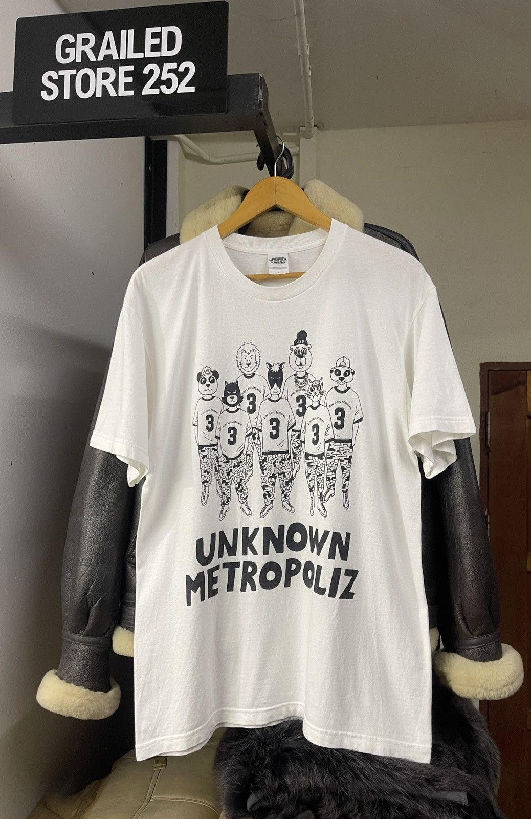 image of Band Tees x Vintage Unknown Metropoliz 3J Soul Brother White Tshirt, Men's (Size Medium)
