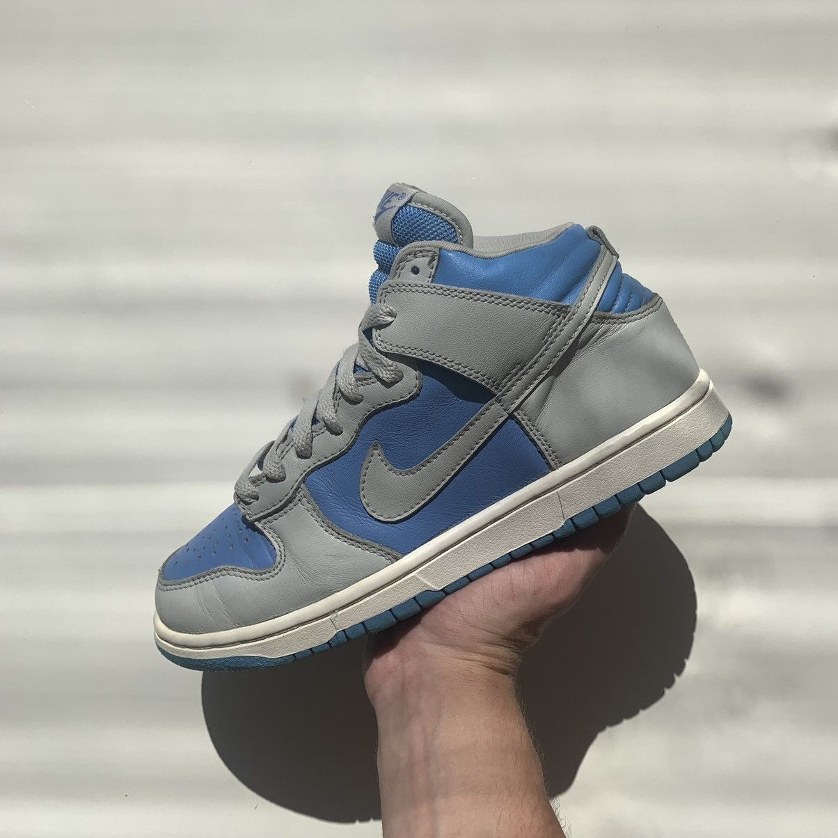 Nike 2003 Nike Dunk High Neutral Grey-University Blue GS Size US 8 / IT 38 - 9 Thumbnail