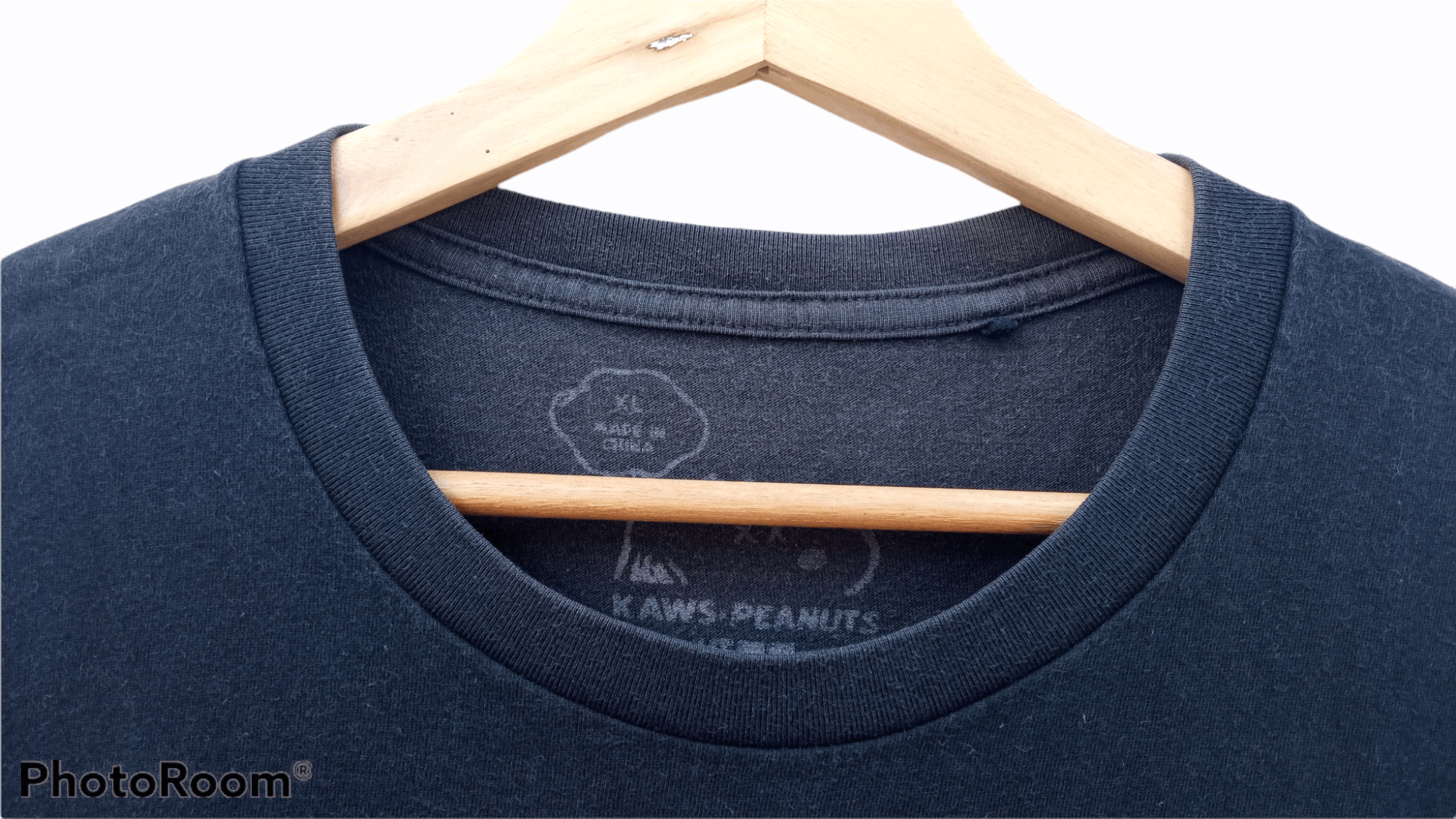 Japanese Brand × Kaws × Uniqlo 🔥🔥UT x Kaws Peanuts Pocket T-Shirt Size US L / EU 52-54 / 3 - 17 Thumbnail