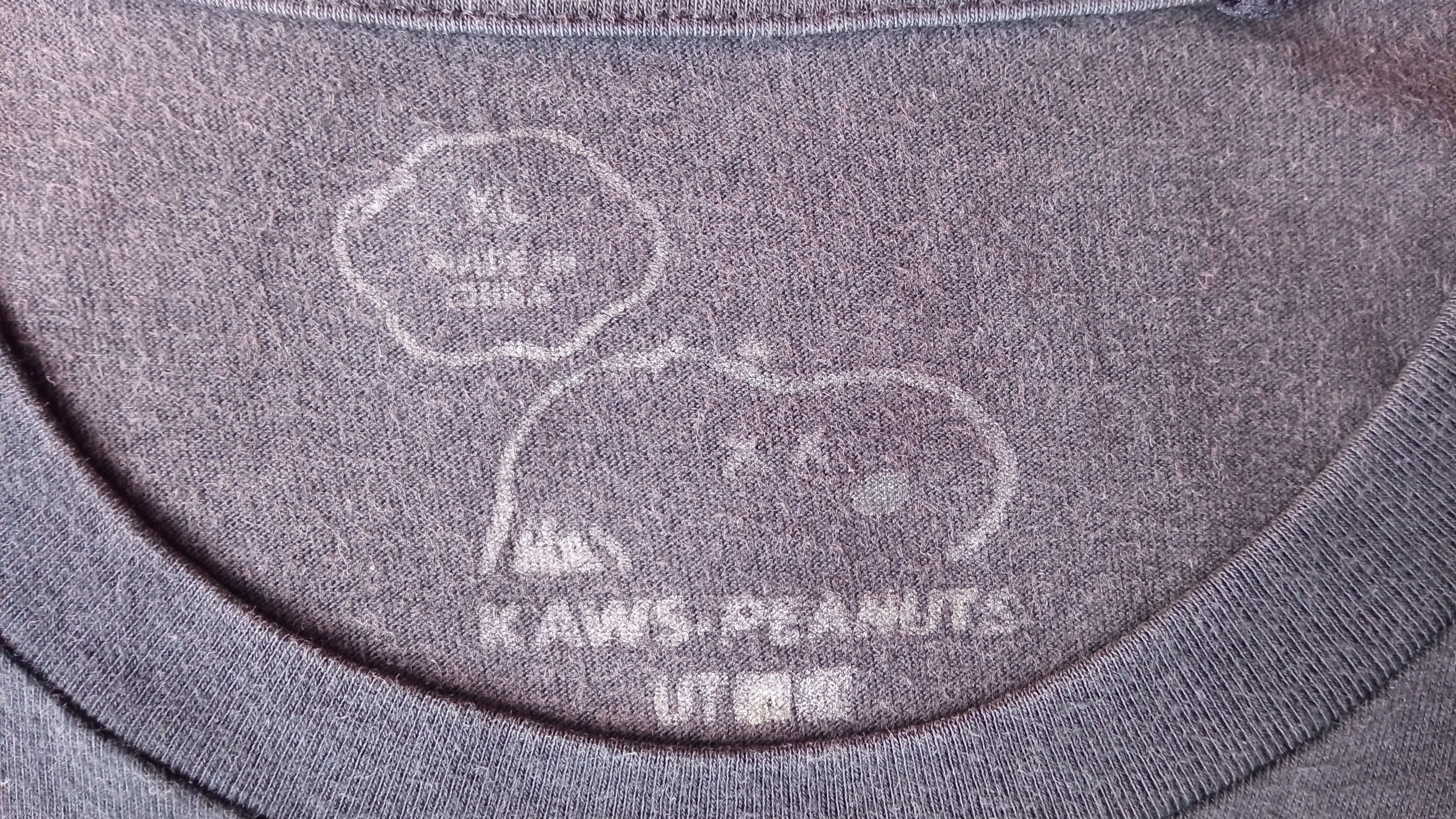 Japanese Brand × Kaws × Uniqlo 🔥🔥UT x Kaws Peanuts Pocket T-Shirt Size US L / EU 52-54 / 3 - 23 Thumbnail