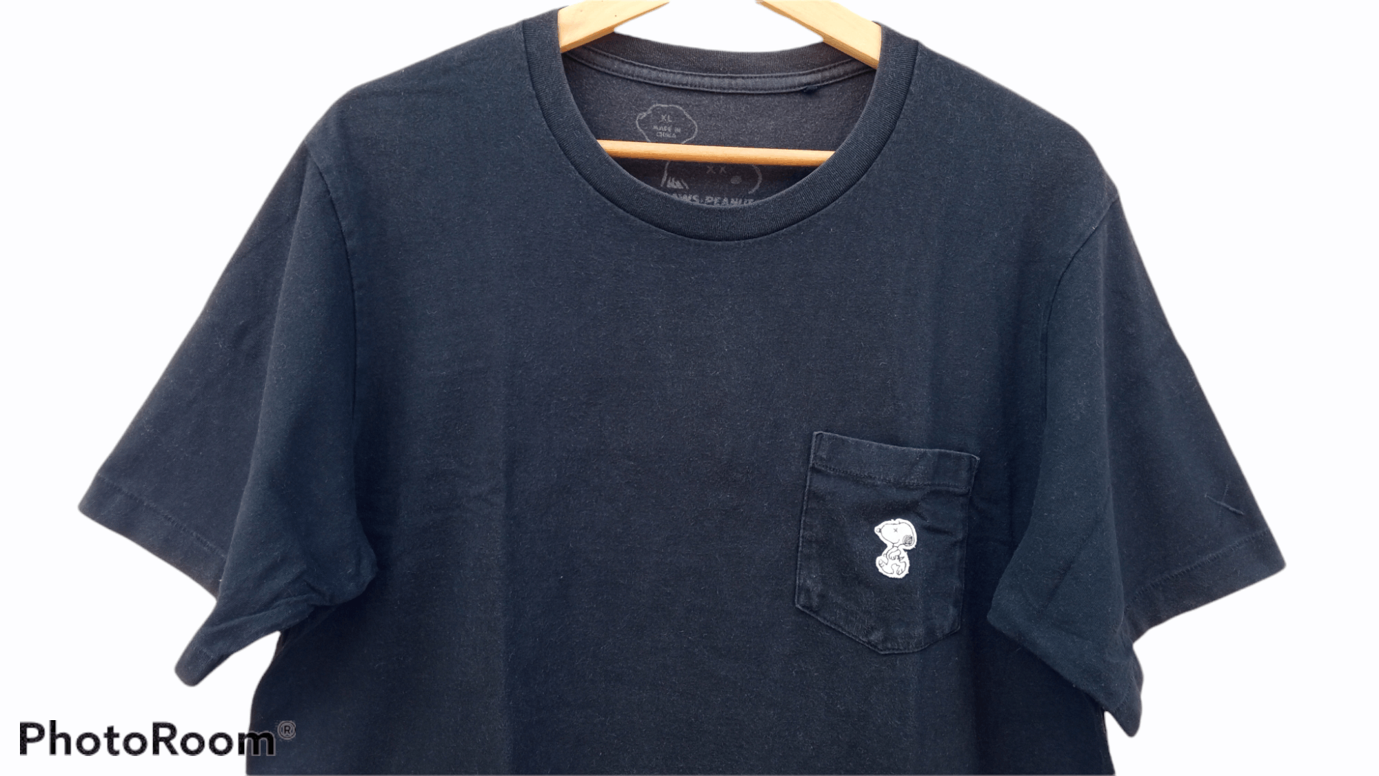 Japanese Brand × Kaws × Uniqlo 🔥🔥UT x Kaws Peanuts Pocket T-Shirt Size US L / EU 52-54 / 3 - 12 Thumbnail