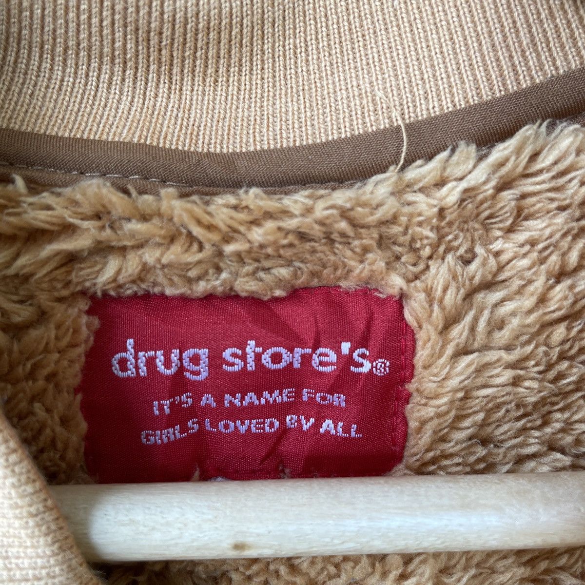 Japanese Brand Vintage Drug Stores Sherpa Deep Pill Fleece Button Jacket Size US S / EU 44-46 / 1 - 7 Thumbnail
