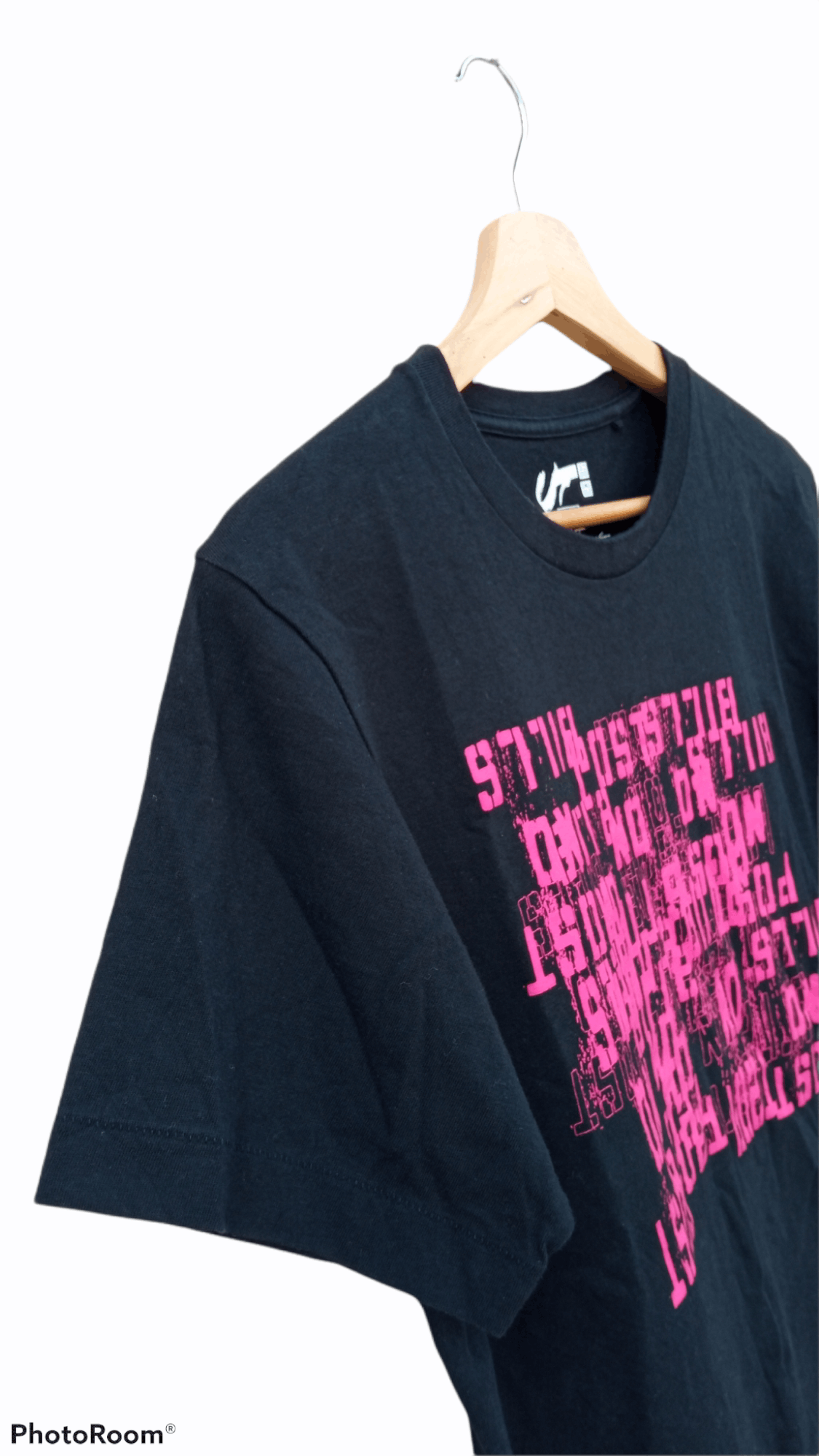 Futura × Japanese Brand × Uniqlo 🔥🔥UT x Futura Abstract Printed T-Shirt Size US S / EU 44-46 / 1 - 10 Thumbnail