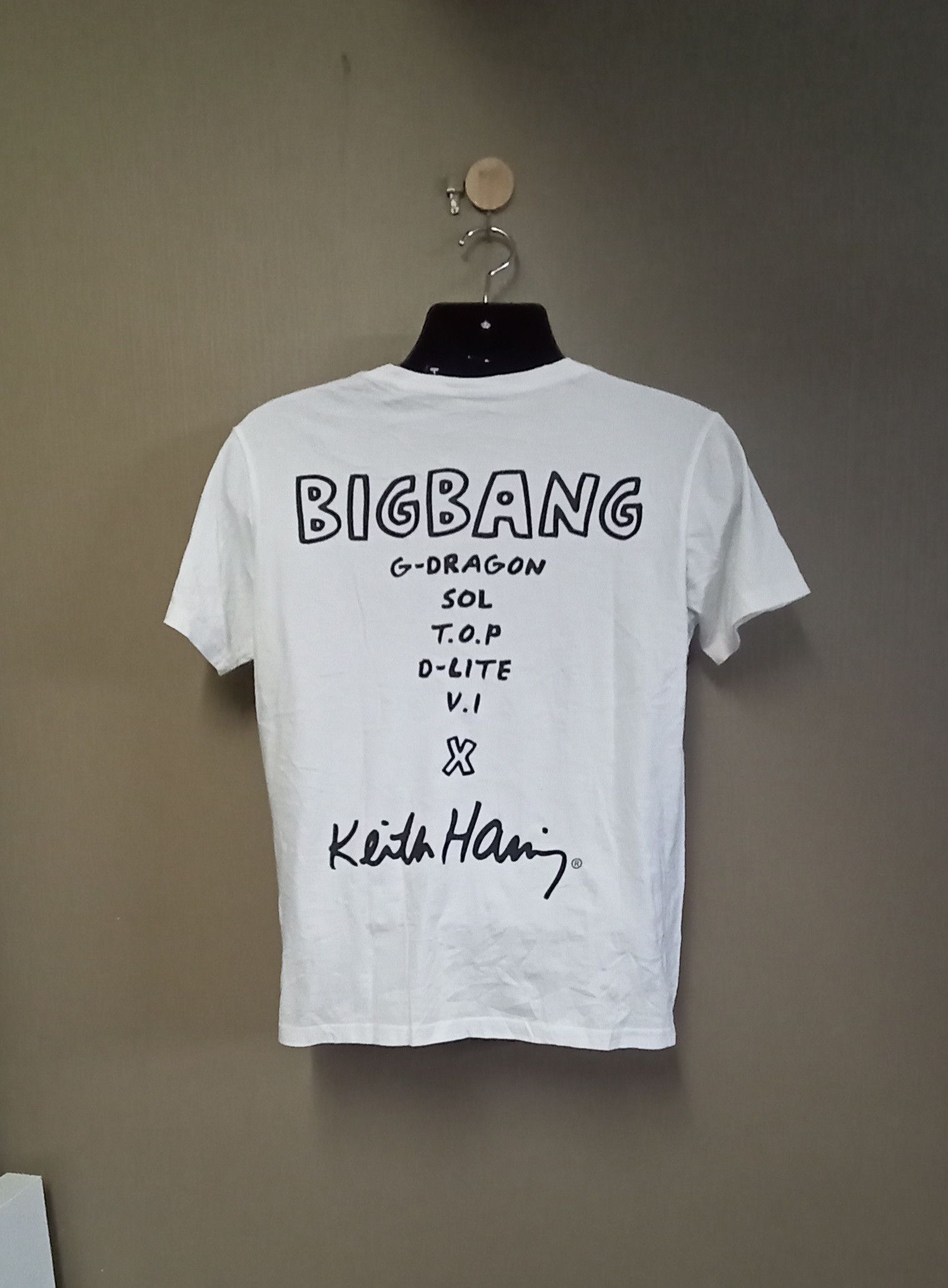 Band Tees RARE KEITH HARING X BIGBANG band BIG PRINT Size US M / EU 48-50 / 2 - 4 Thumbnail