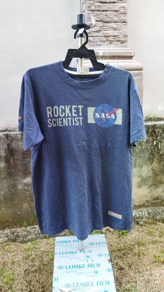 NASA × Vintage 🔥WAJIB BELI🔥 VINTAGE NASA x REDCANOE Size US M / EU 48-50 / 2 - 1 Thumbnail