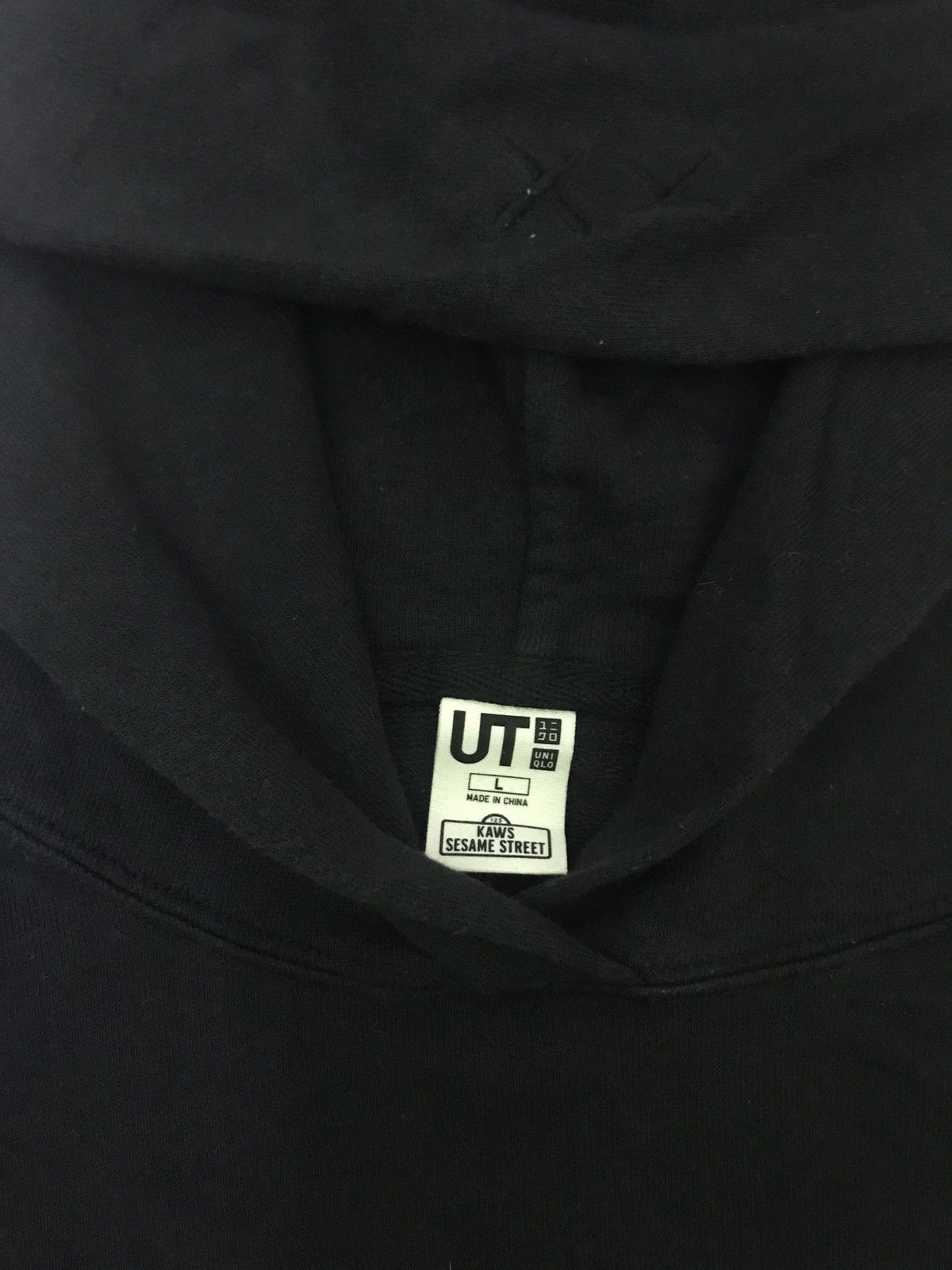 Kaws × Uniqlo ‼️‼️ vintage kaws sesame street very rare Size US L / EU 52-54 / 3 - 4 Thumbnail