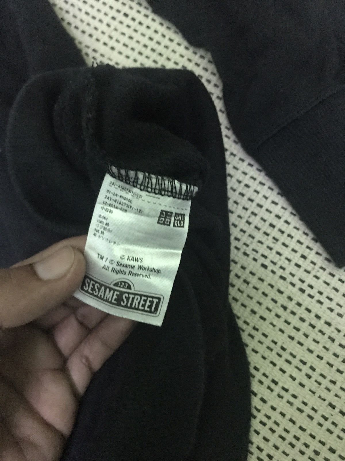Kaws × Uniqlo ‼️‼️ vintage kaws sesame street very rare Size US L / EU 52-54 / 3 - 5 Thumbnail