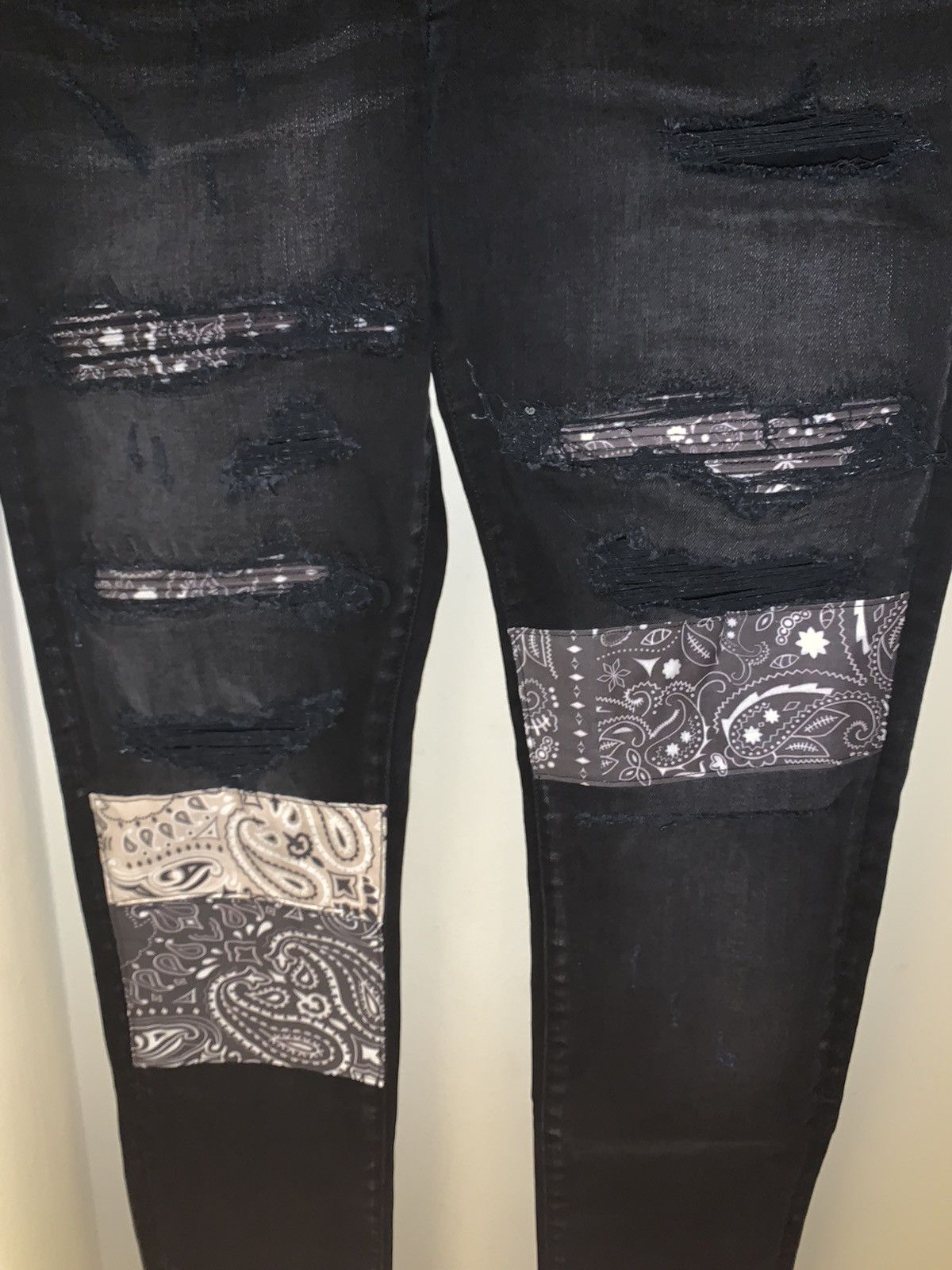 Jean Slim Détruit Amiri Bandana - Taille 34 - Denim Vintage USA - Occasion Parfait État