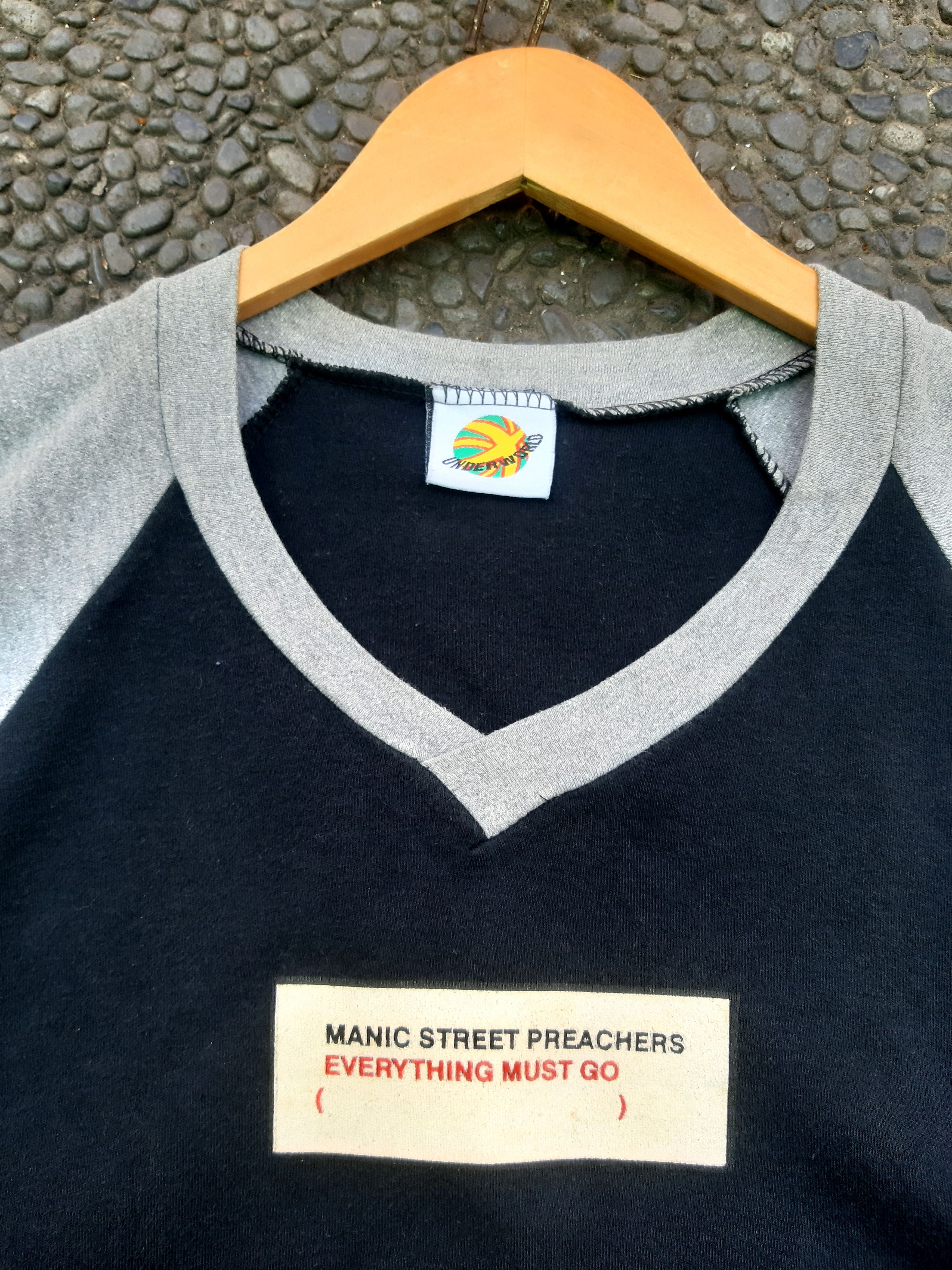 Band Tees Vintage Manic Street Preachers vneck shirt Size US M / EU 48-50 / 2 - 2 Thumbnail