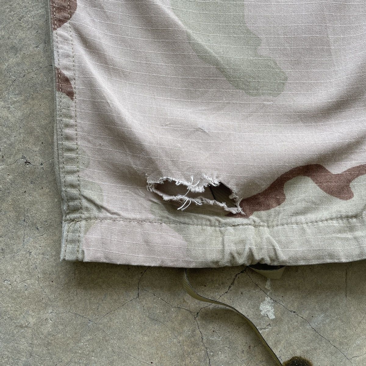 Japanese Brand W27🔥 Vintage Camouflage Pattern Faded Combat Cargo Pants Size US 27 - 11 Thumbnail