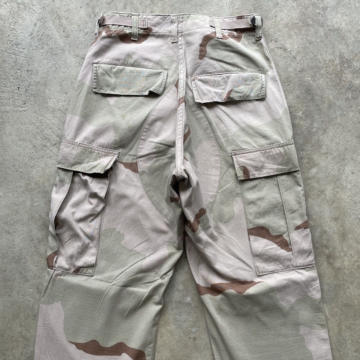 Japanese Brand W27🔥 Vintage Camouflage Pattern Faded Combat Cargo Pants Size US 27 - 14 Thumbnail