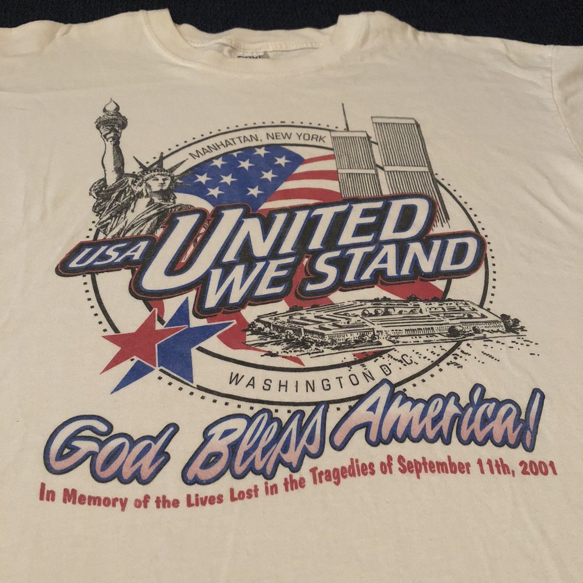 Vintage Vintage 9/11 Memorial United We Stand God Bless Graphic Tee Size US XL / EU 56 / 4 - 2 Thumbnail