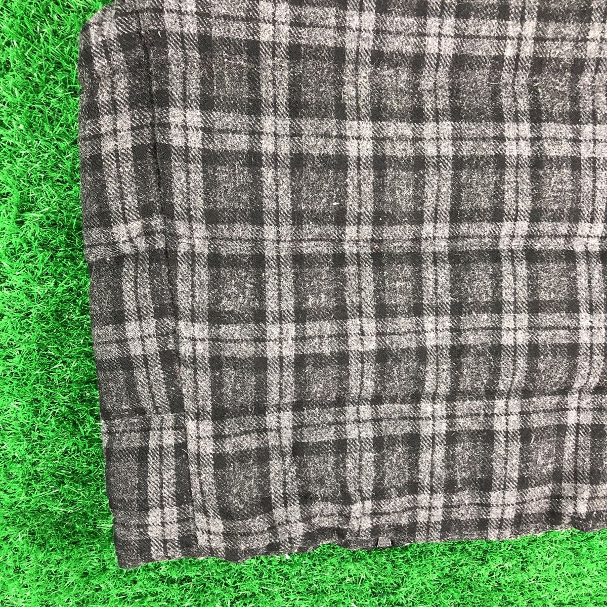 Uniqlo Uniqlo Puffer Vest Wool Tartan Check Zipper Size US S / EU 44-46 / 1 - 6 Thumbnail