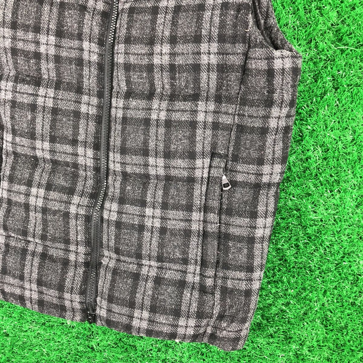 Uniqlo Uniqlo Puffer Vest Wool Tartan Check Zipper Size US S / EU 44-46 / 1 - 3 Thumbnail