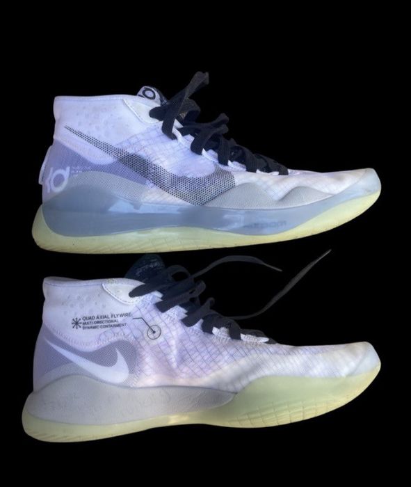 white kd basketball shoes