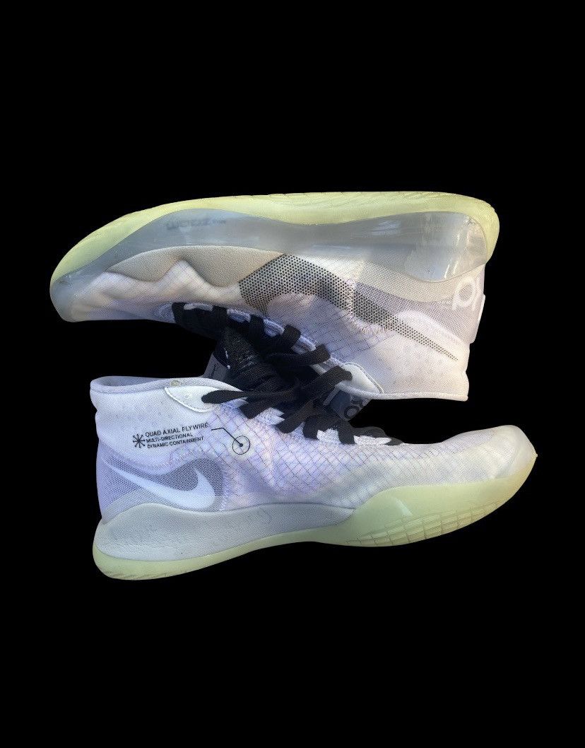 white kd basketball shoes