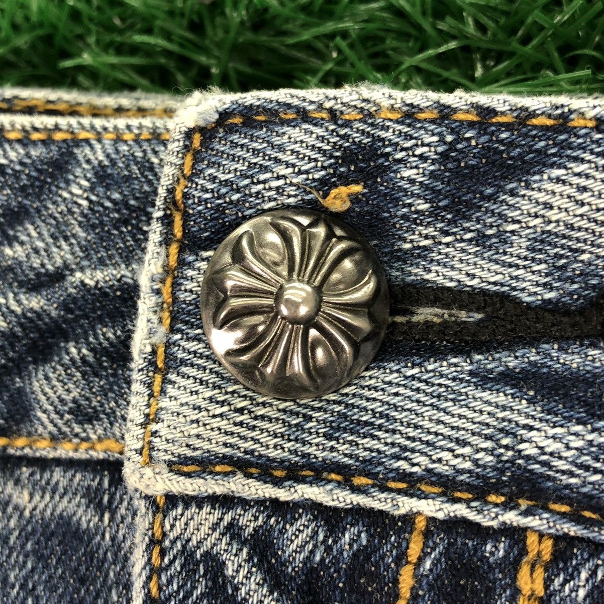Japanese Brand Vintage 90's Blue Denim Sexy Mini Skirt by Vence Jeans Size 28" / US 6 / IT 42 - 9 Thumbnail
