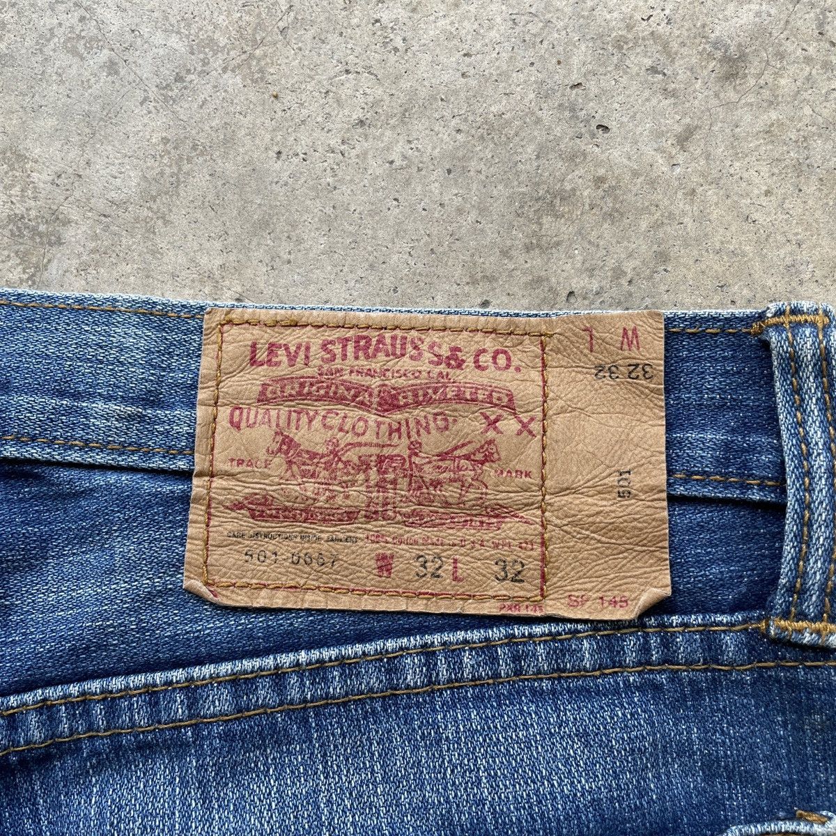 Levi's Vintage Levi’s 501 Big E Faded Denim Jeans Pants W31x33.5 Size US 31 - 13 Thumbnail