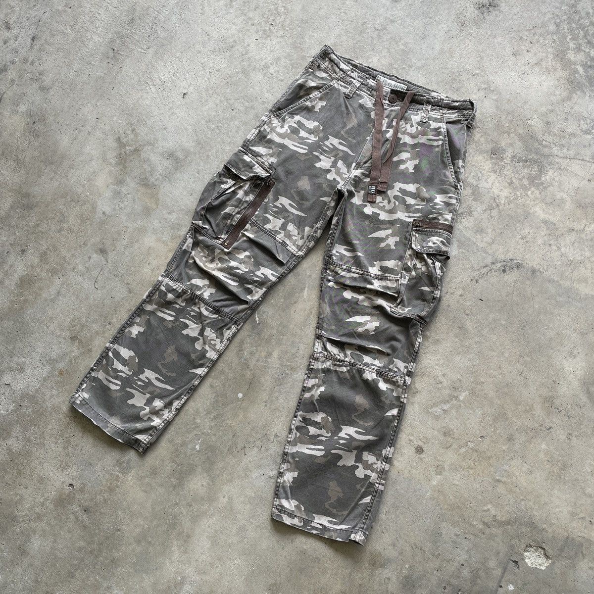 Japanese Brand 8 Pocket Vintage R.C.C 986 Faded Flare Military Cargo Pants Size US 32 / EU 48 - 2 Thumbnail
