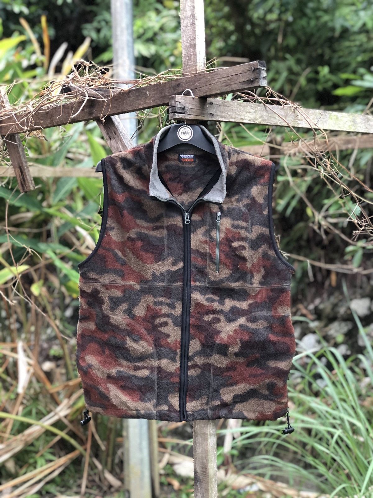 Japanese Brand Vintage 80's Fleece Camo Vest Outdoor Style Size US L / EU 52-54 / 3 - 1 Thumbnail