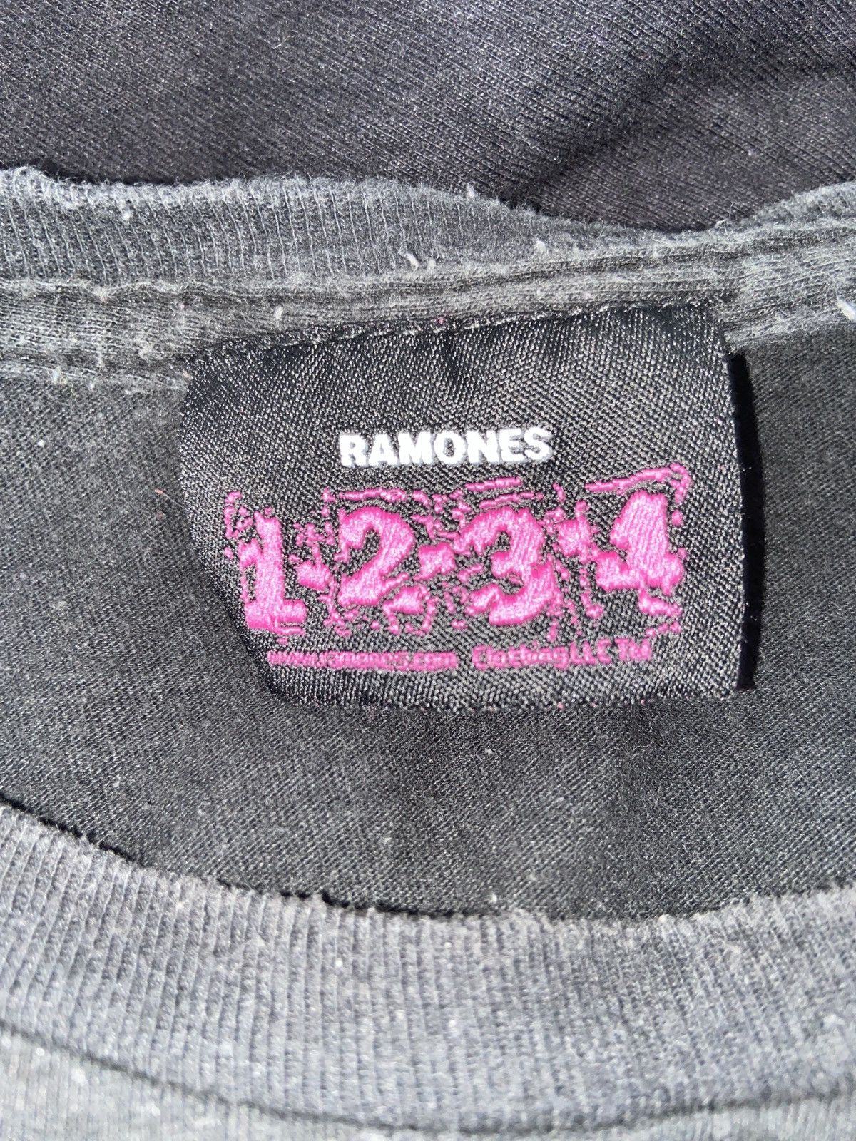 Band Tees Ramones 1.2.3.4 Band Tee XXL Vintage 1/1 Rare Find UNI Size US XXL / EU 58 / 5 - 4 Thumbnail