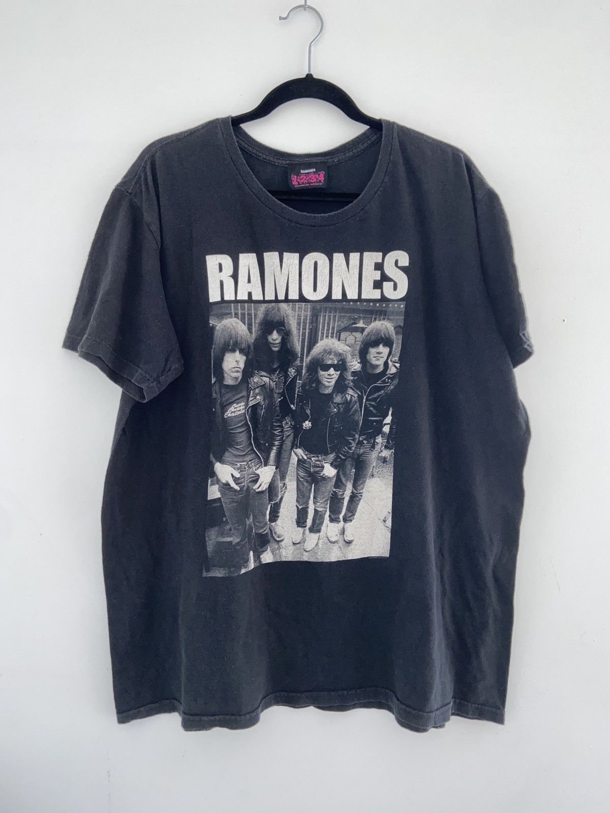 Band Tees Ramones 1.2.3.4 Band Tee XXL Vintage 1/1 Rare Find UNI Size US XXL / EU 58 / 5 - 1 Thumbnail