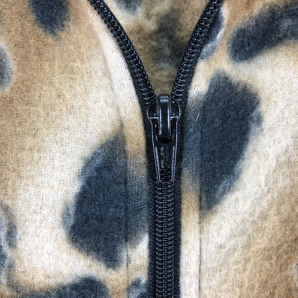 Japanese Brand Vintage 90's Leopard Fleece Zipper Sweater by Five Japan Size US M / EU 48-50 / 2 - 9 Thumbnail