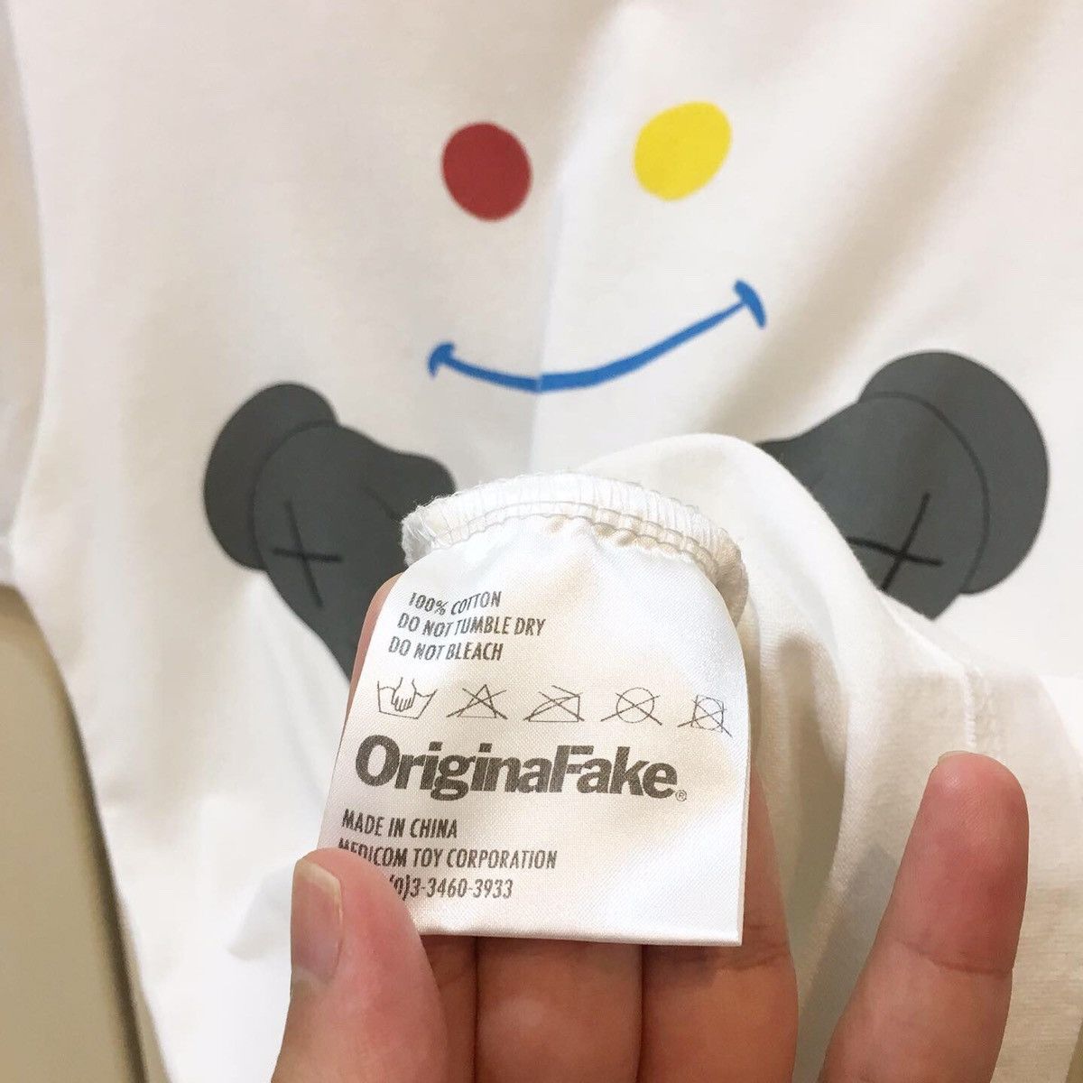 Japanese Brand Vintage Y2K Original Fake Hugging Tee Size US M / EU 48-50 / 2 - 5 Thumbnail