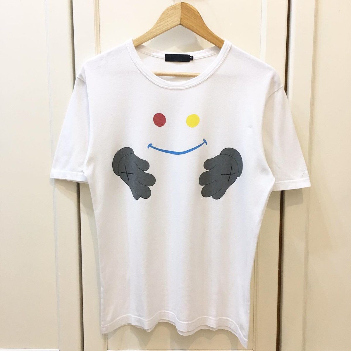 Japanese Brand Vintage Y2K Original Fake Hugging Tee Size US M / EU 48-50 / 2 - 1 Thumbnail