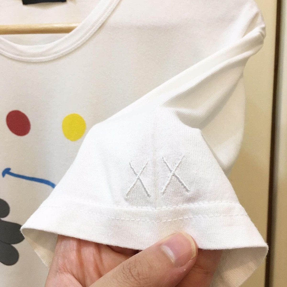 Japanese Brand Vintage Y2K Original Fake Hugging Tee Size US M / EU 48-50 / 2 - 4 Thumbnail
