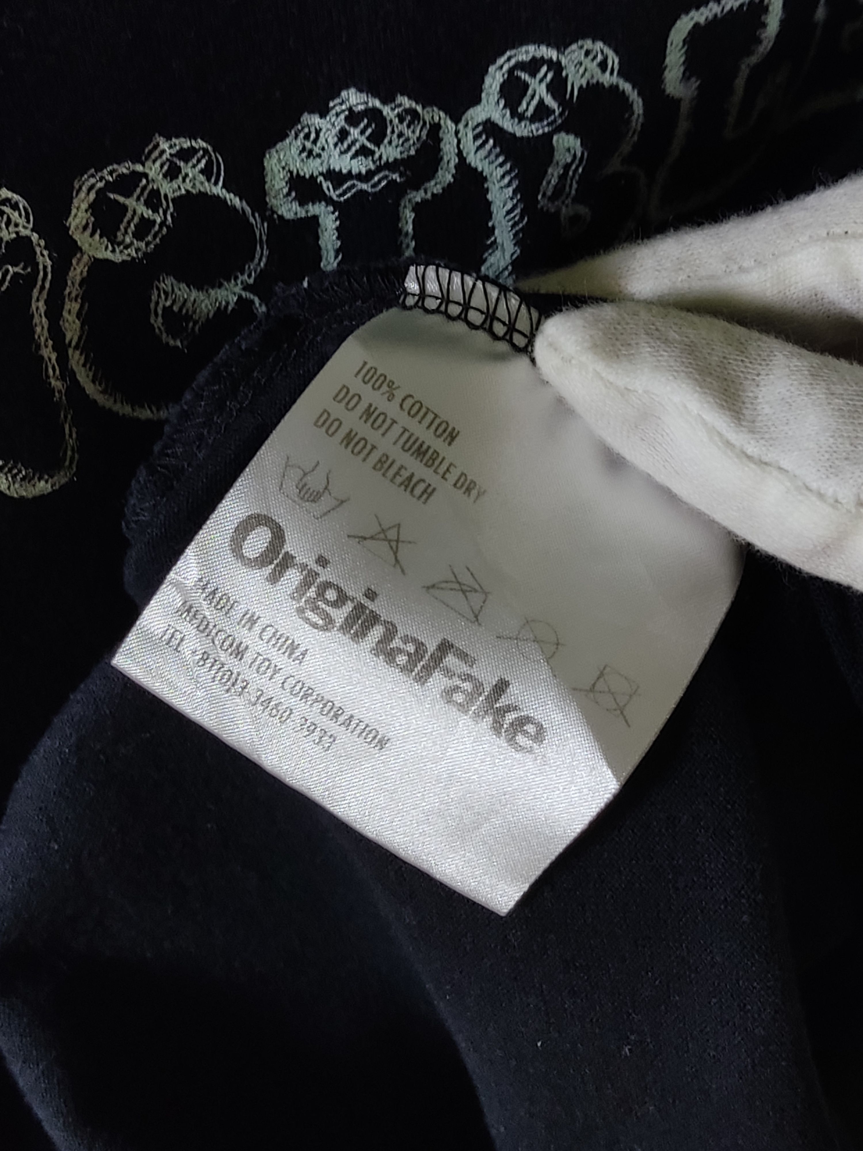 Kaws × Original Fake Original Fake glow in the dark Size US S / EU 44-46 / 1 - 7 Thumbnail