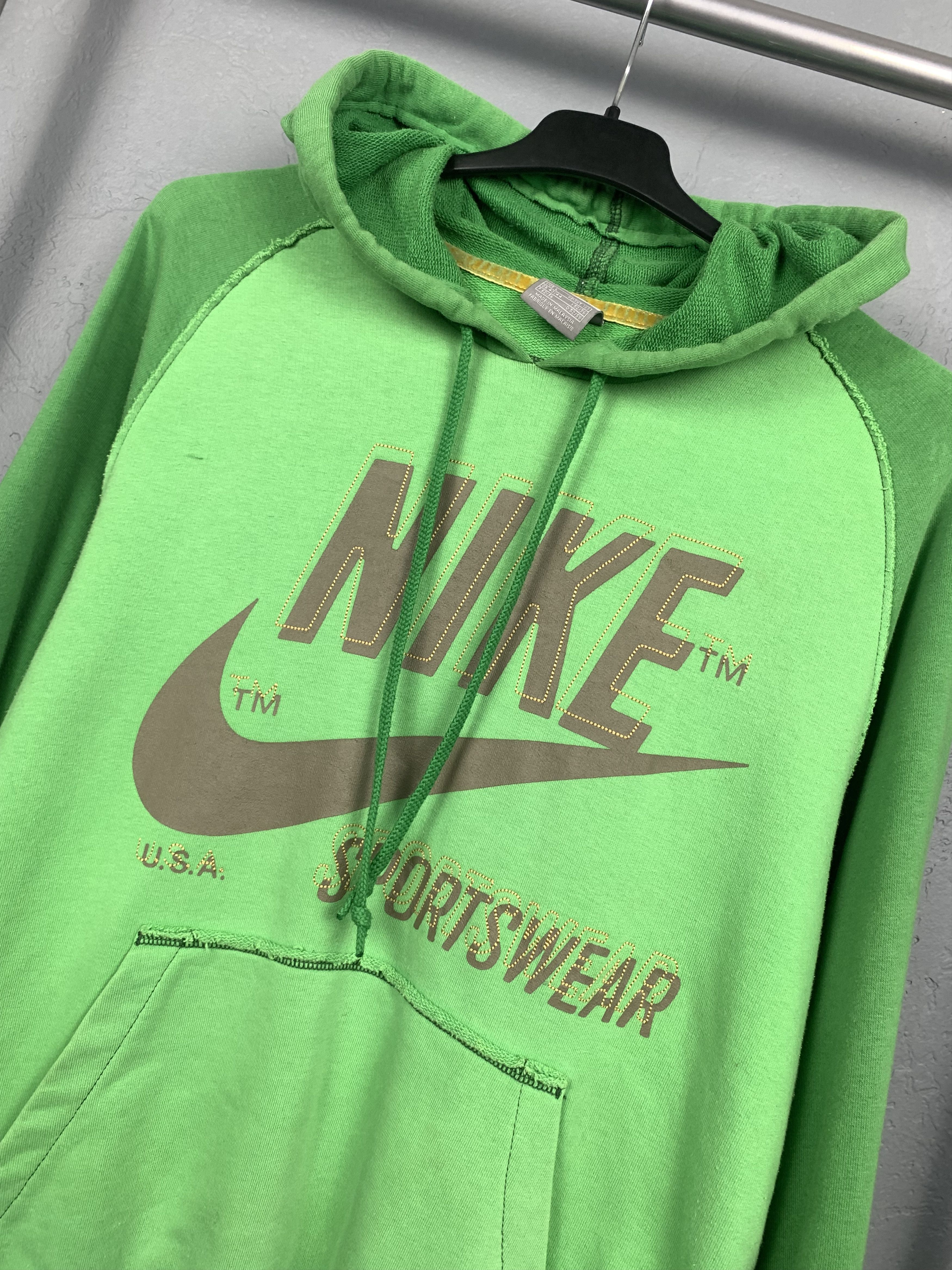Nike Nike Vintage Mens Hoodie Y2K Swoosh Size US L / EU 52-54 / 3 - 2 Thumbnail