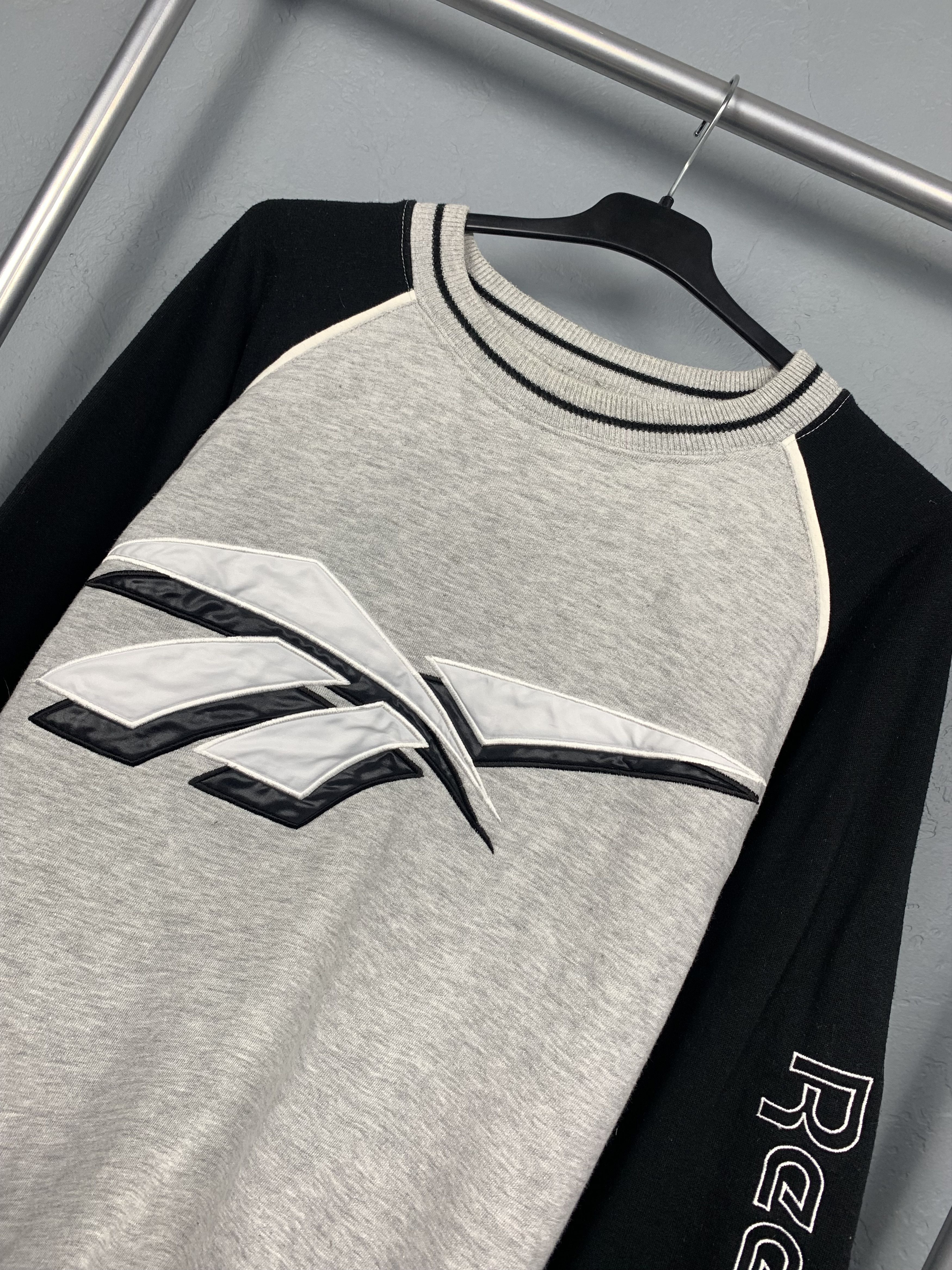 Reebok × Vintage Reebok Vintage Mens Sweatshirt 3d Logo Size US XL / EU 56 / 4 - 2 Thumbnail