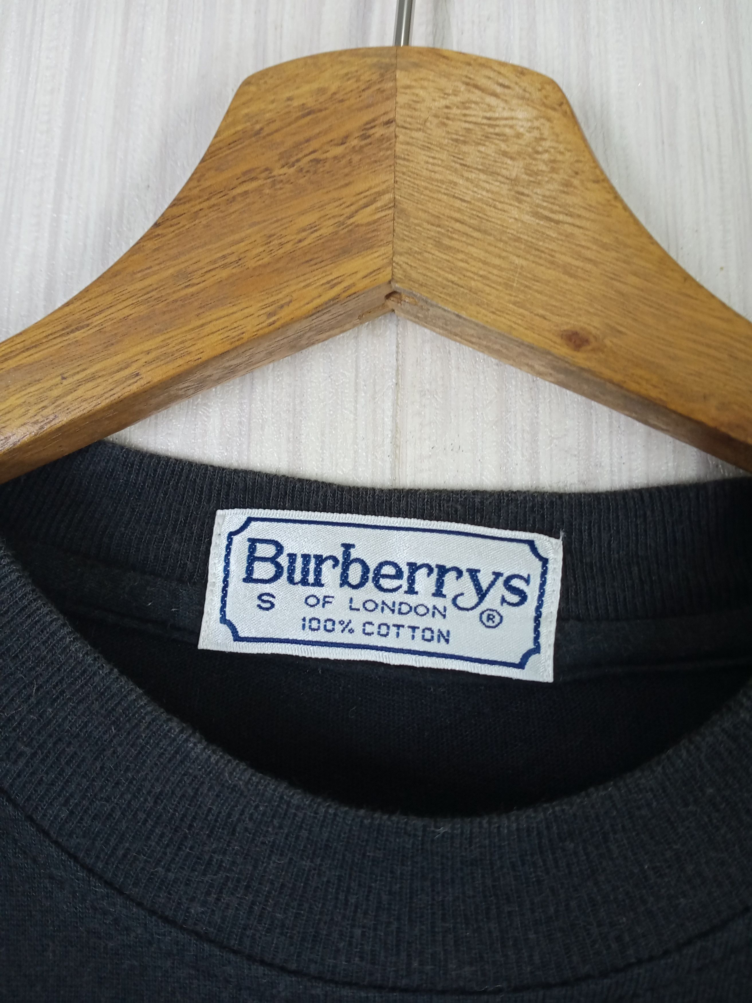 Burberry Rare Vintage 90s Burberry Embroidered Big Logo Tshirt Size US S / EU 44-46 / 1 - 8 Thumbnail