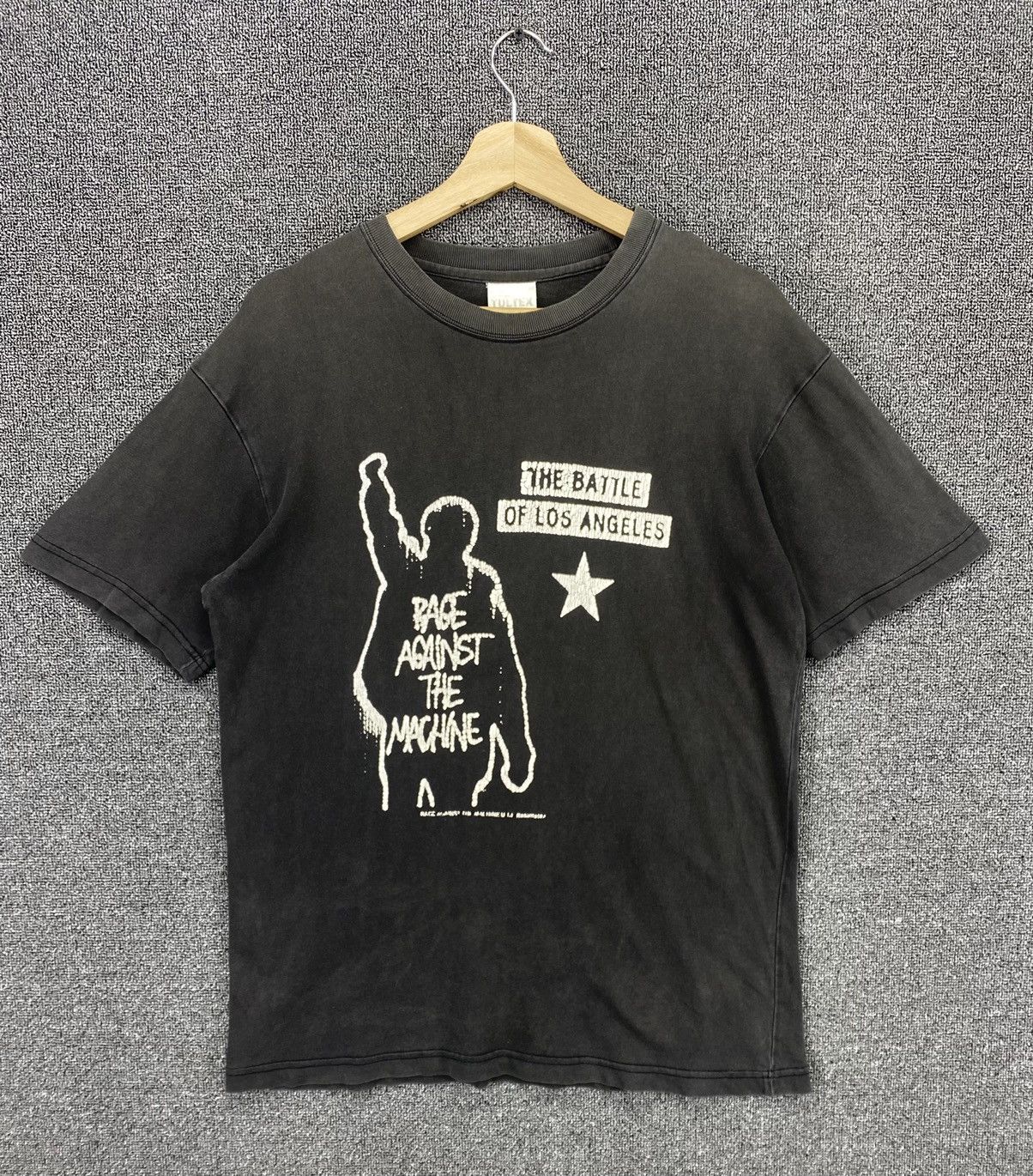 Band Tees Vintage Rage Against The Machine Rock Band Tees T Shirts Size US L / EU 52-54 / 3 - 1 Thumbnail