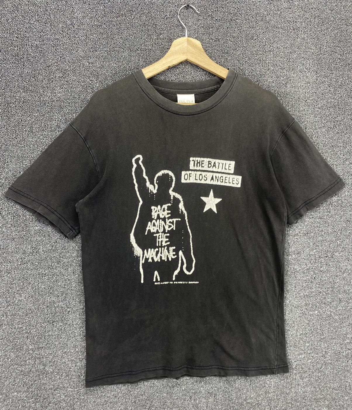 Band Tees Vintage Rage Against The Machine Rock Band Tees T Shirts Size US L / EU 52-54 / 3 - 2 Thumbnail