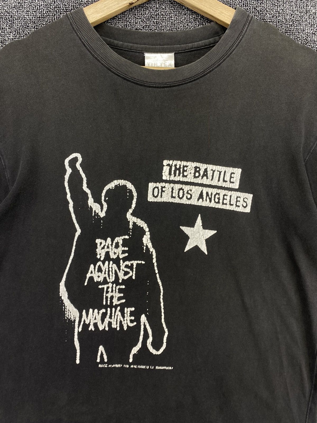 Band Tees Vintage Rage Against The Machine Rock Band Tees T Shirts Size US L / EU 52-54 / 3 - 13 Thumbnail